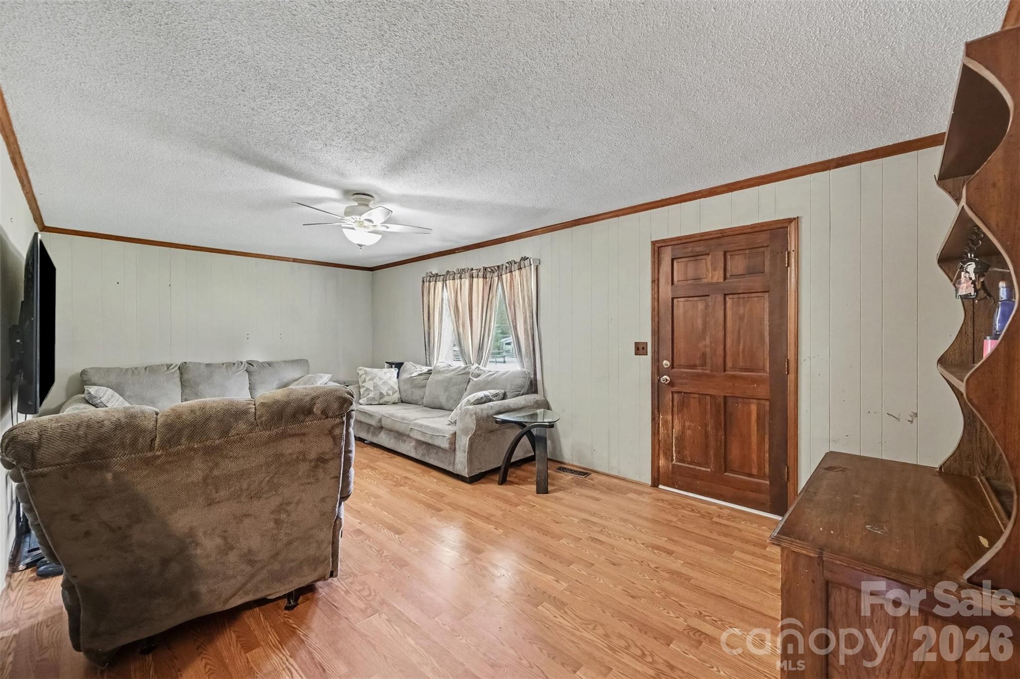 808 E Chestnut Street — Stanley