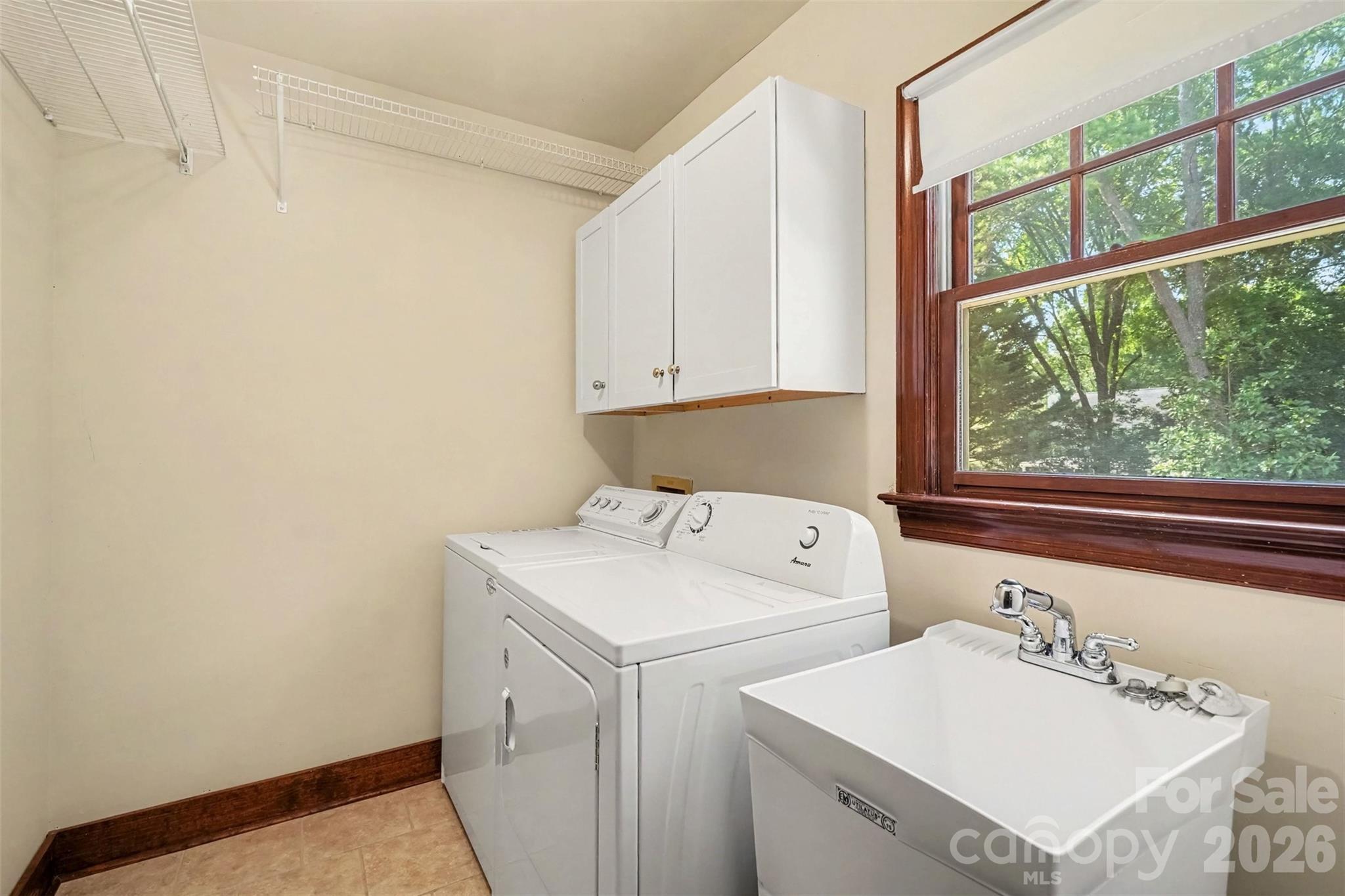 7708 Red Oak Lane — Charlotte