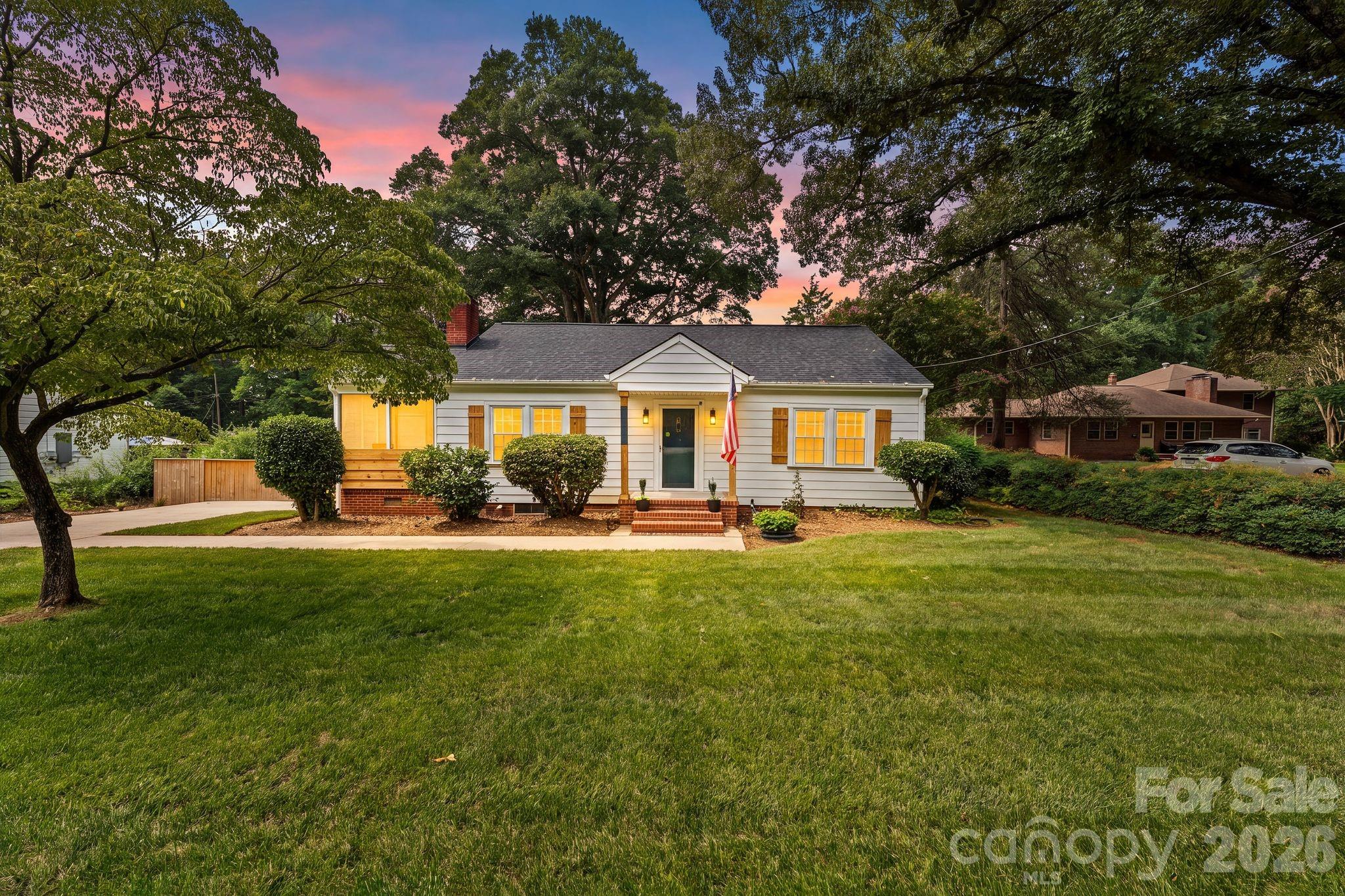 1537 S New Hope Road — Gastonia