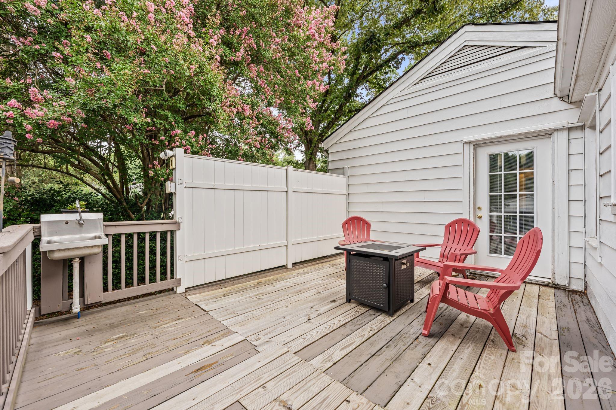 1537 S New Hope Road — Gastonia