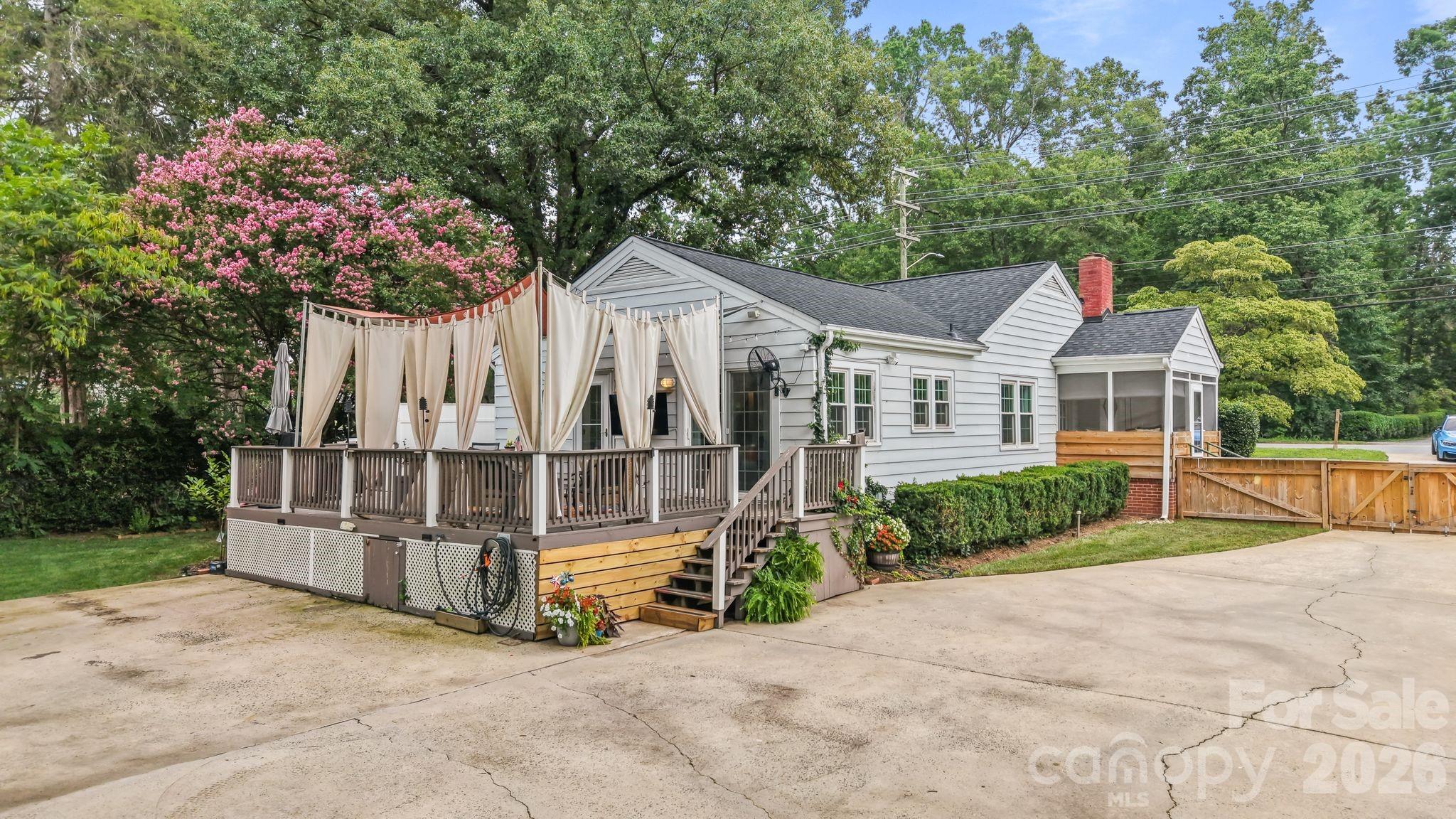 1537 S New Hope Road — Gastonia