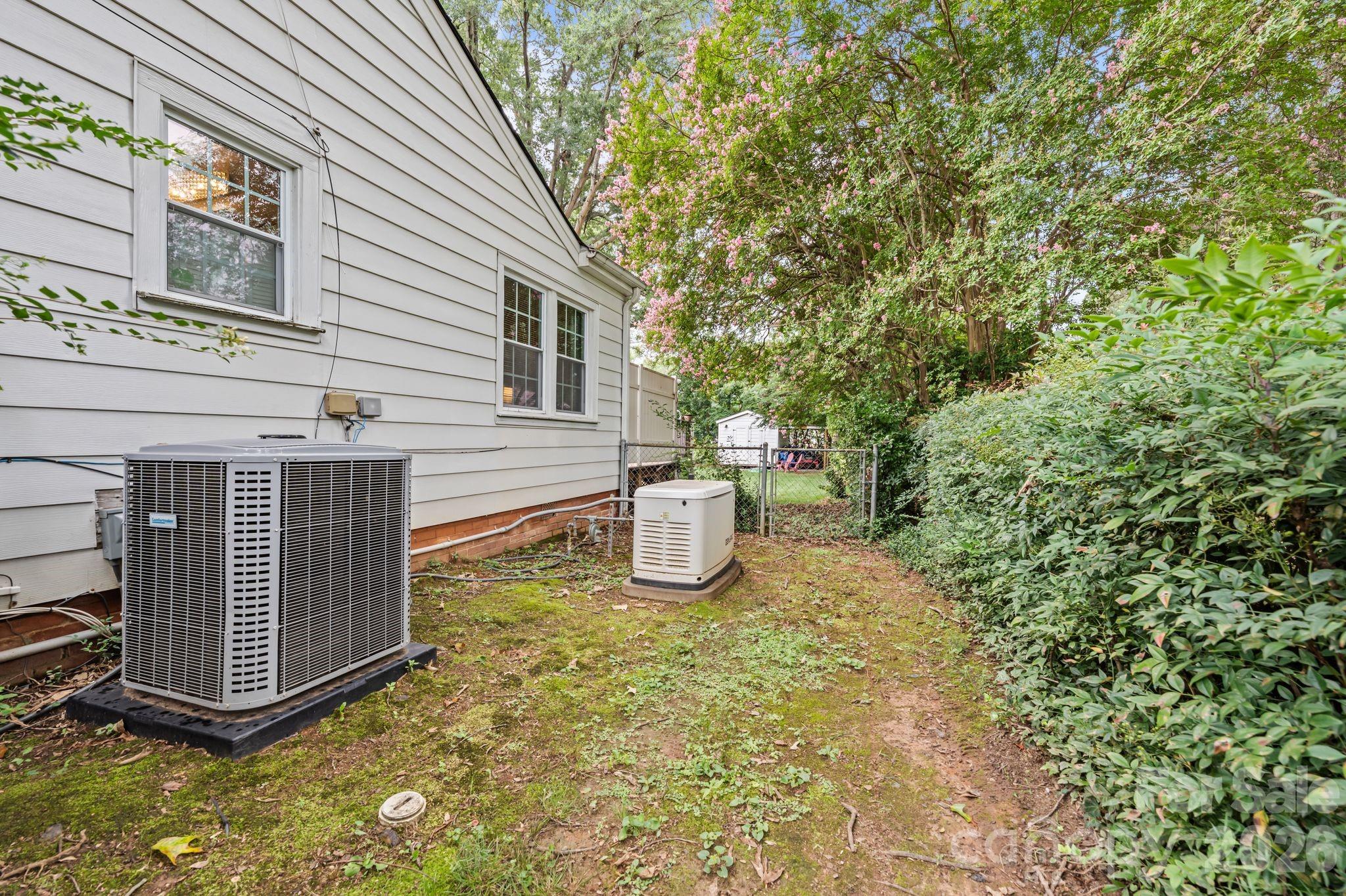 1537 S New Hope Road — Gastonia