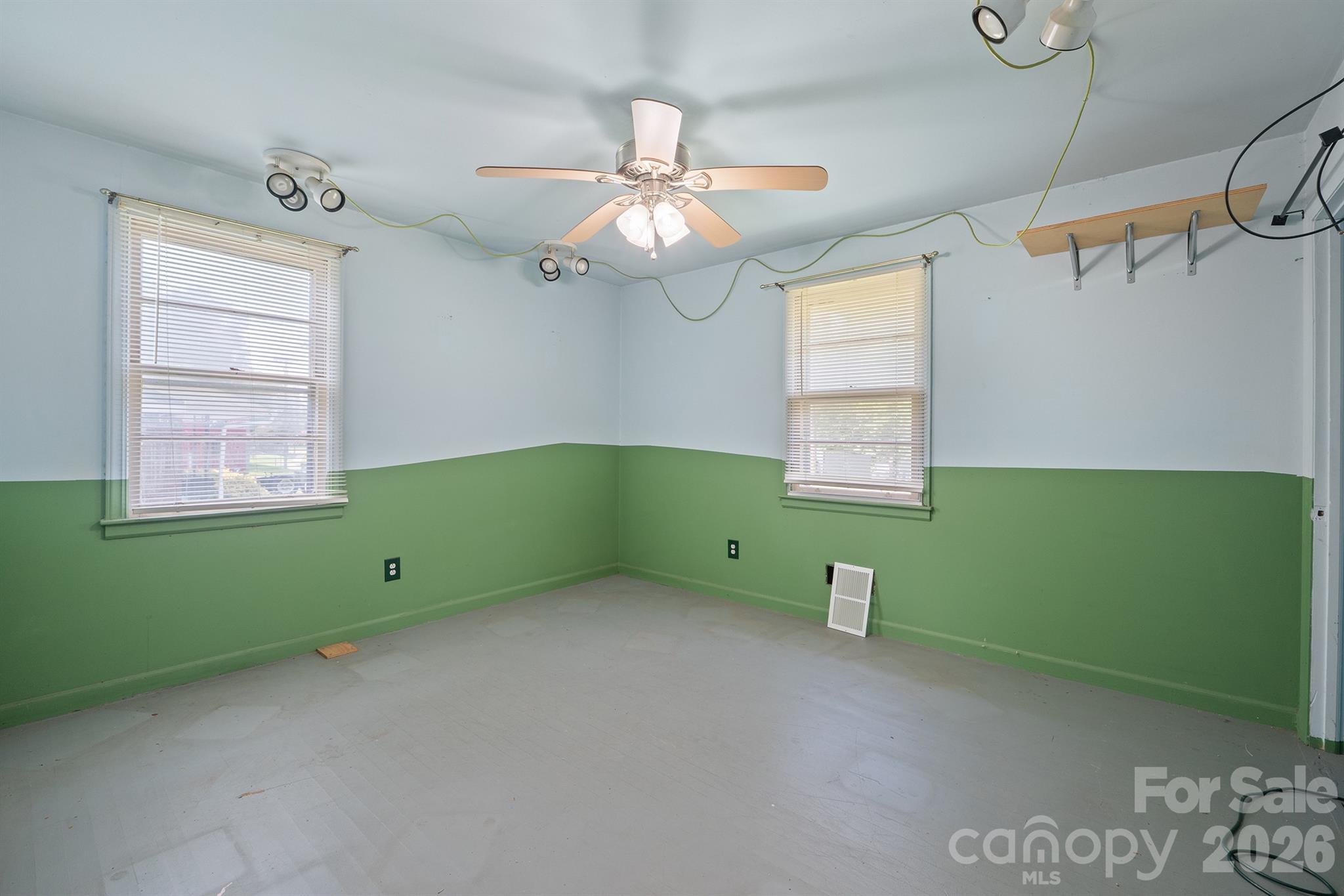 320 S Myrtle School Road — Gastonia