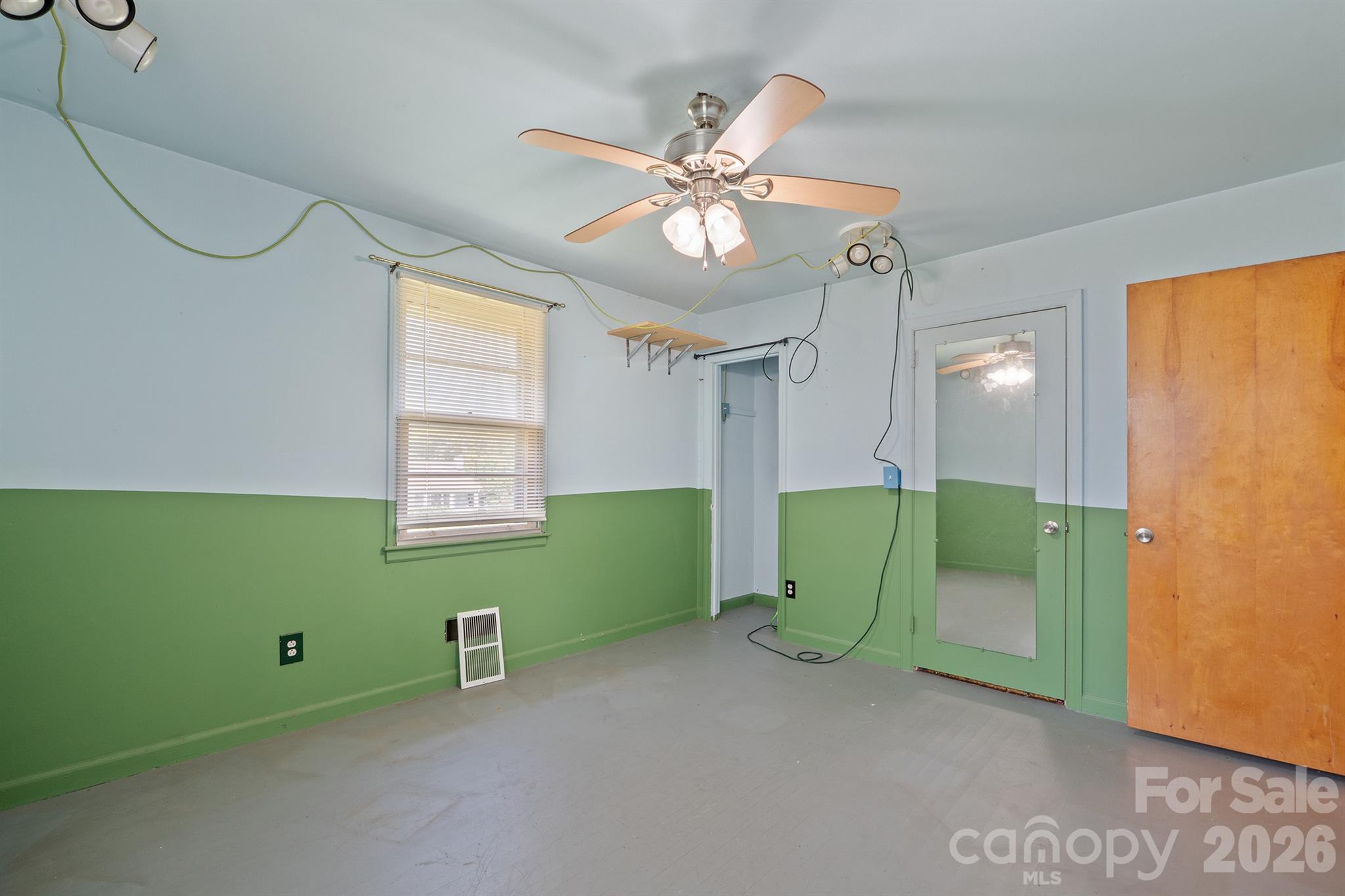 320 S Myrtle School Road — Gastonia