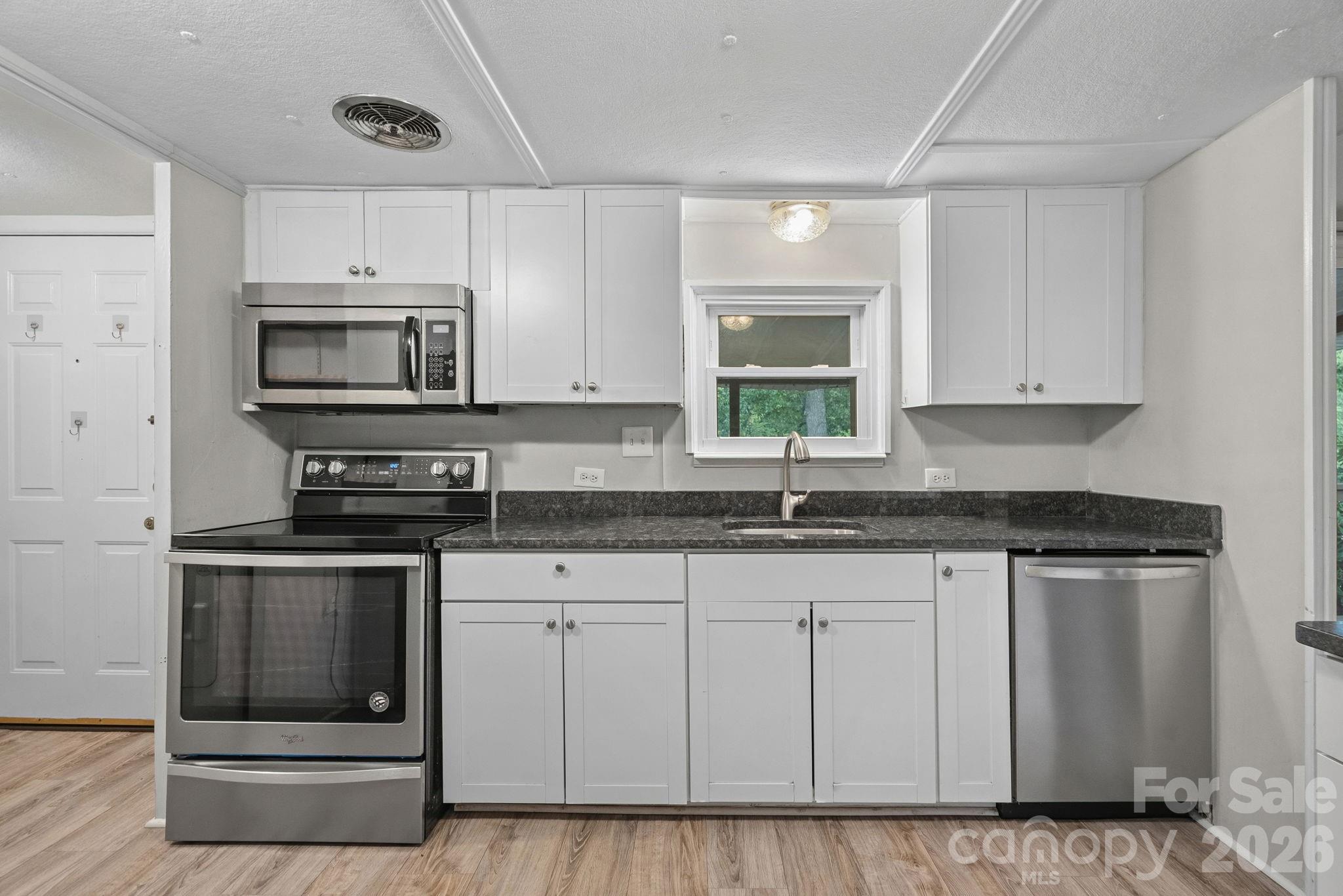 218 Lineberger Drive — Mooresville