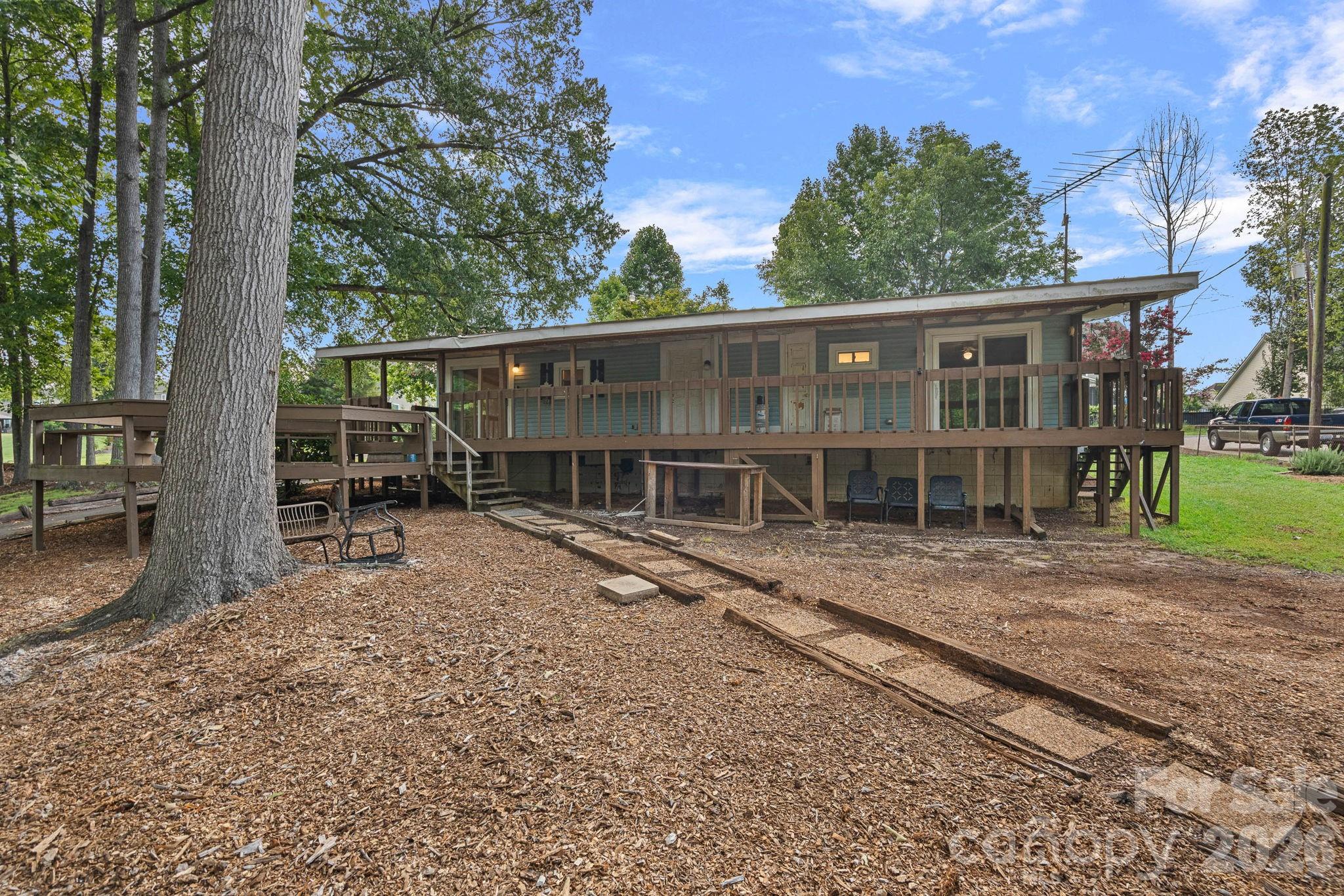 218 Lineberger Drive — Mooresville