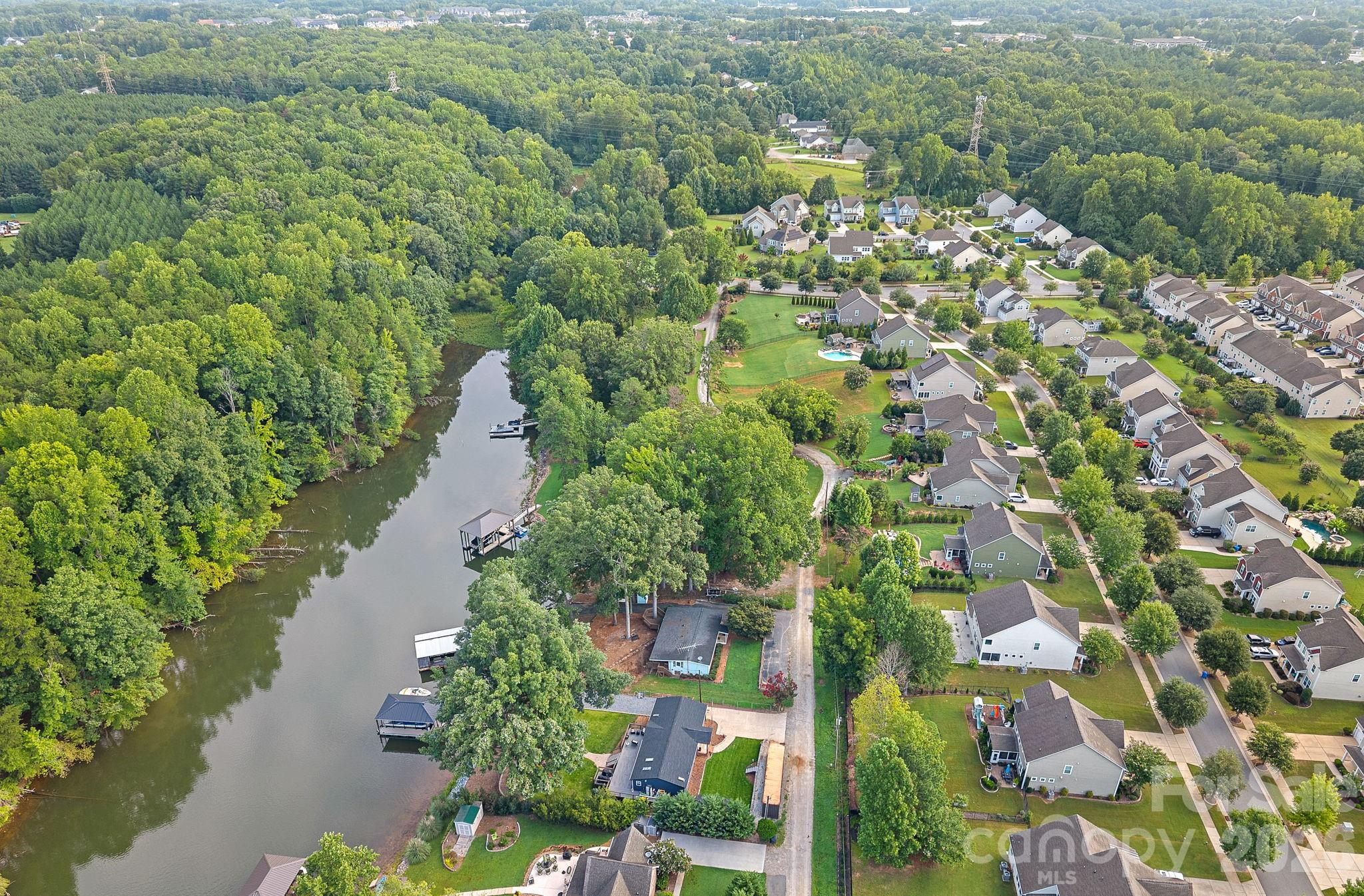 218 Lineberger Drive — Mooresville