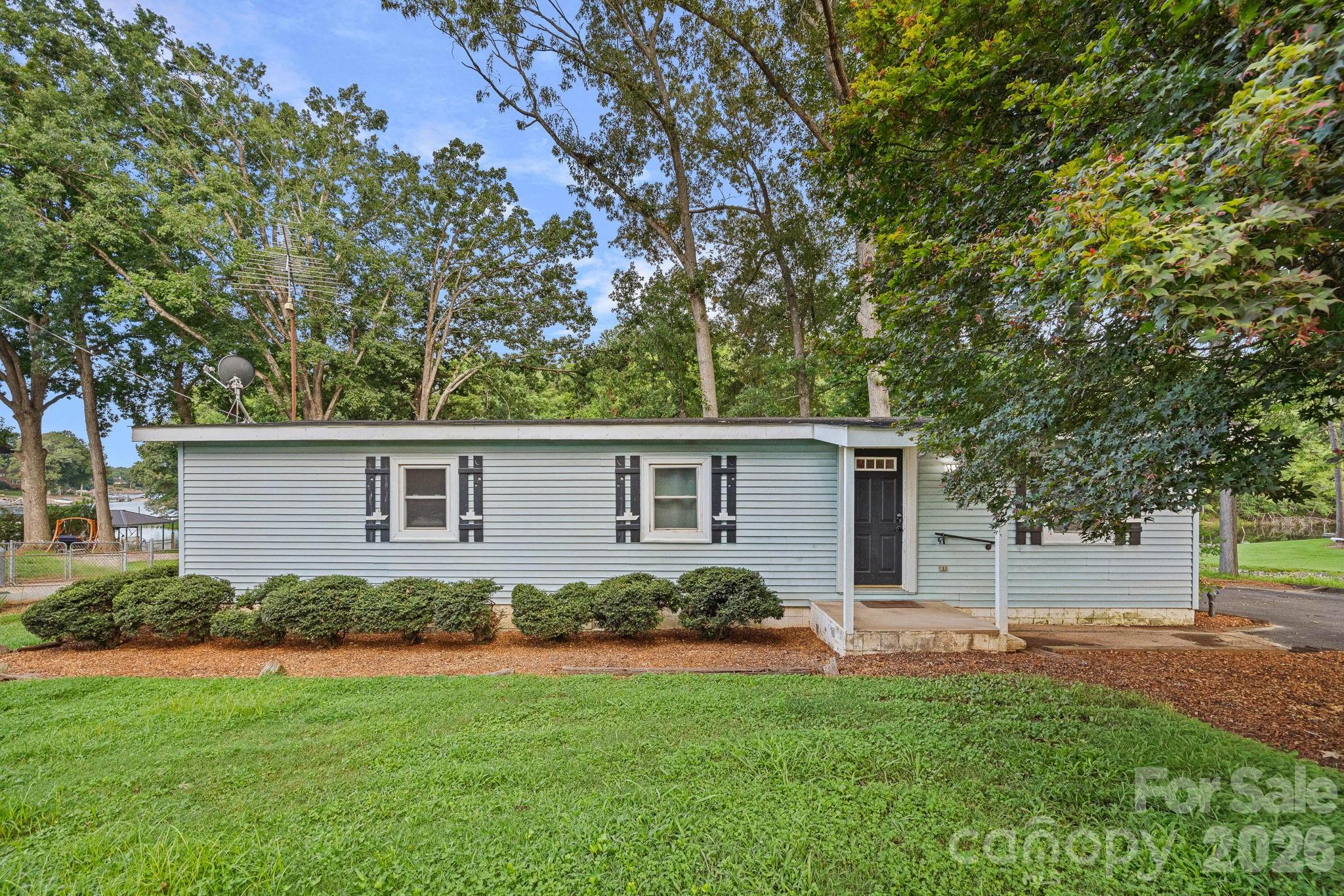 218 Lineberger Drive — Mooresville