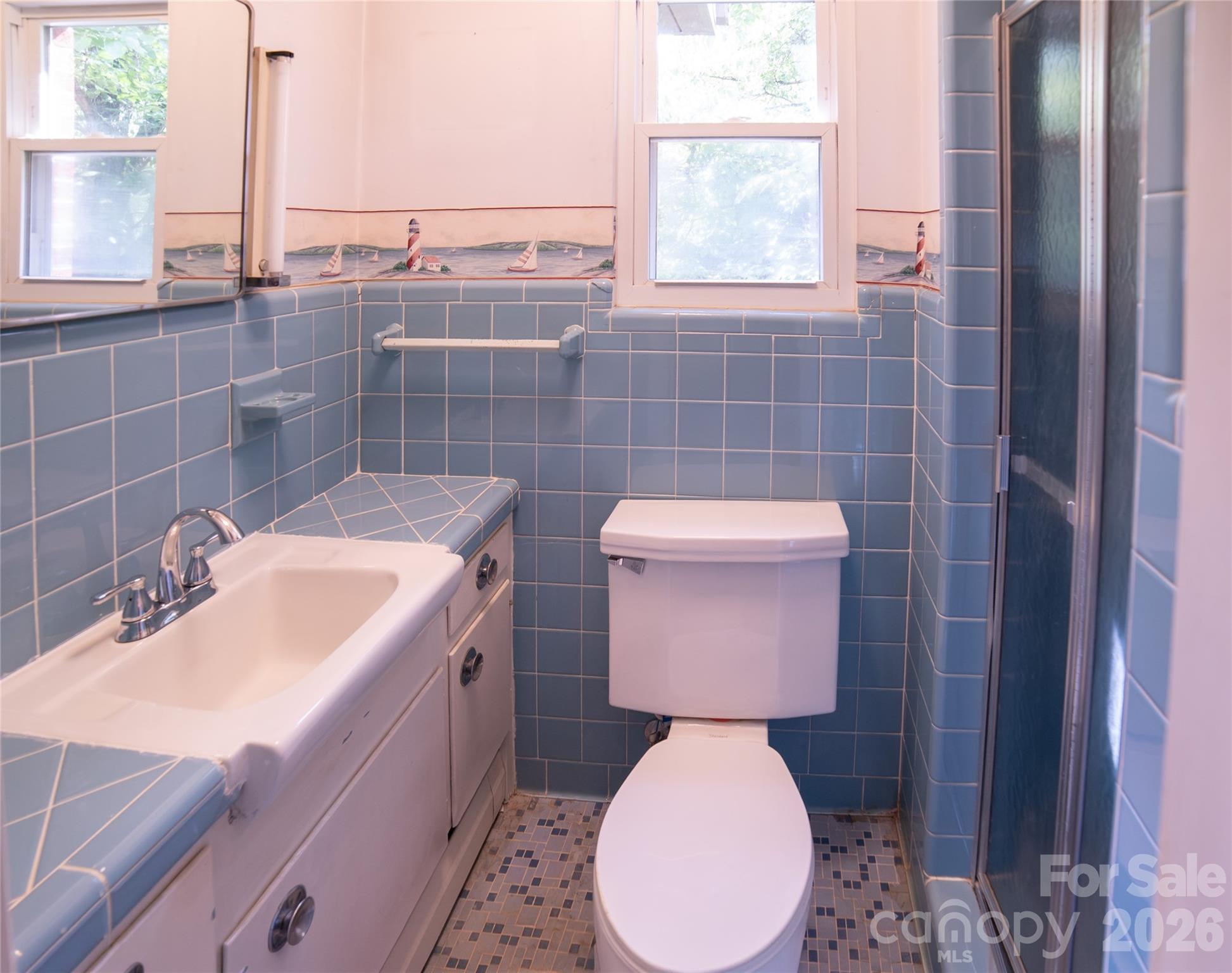 201 Woodlawn Drive — Morganton
