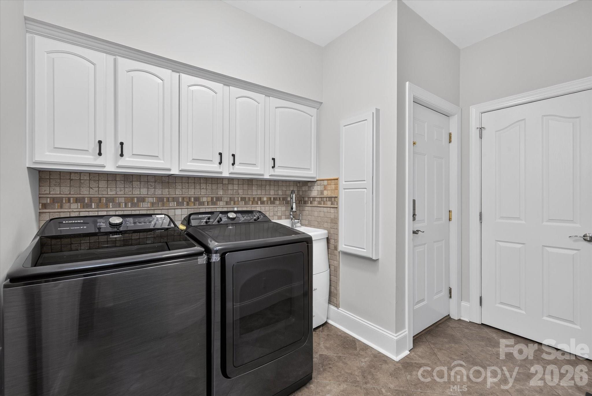 6605 Saunton Court — Charlotte