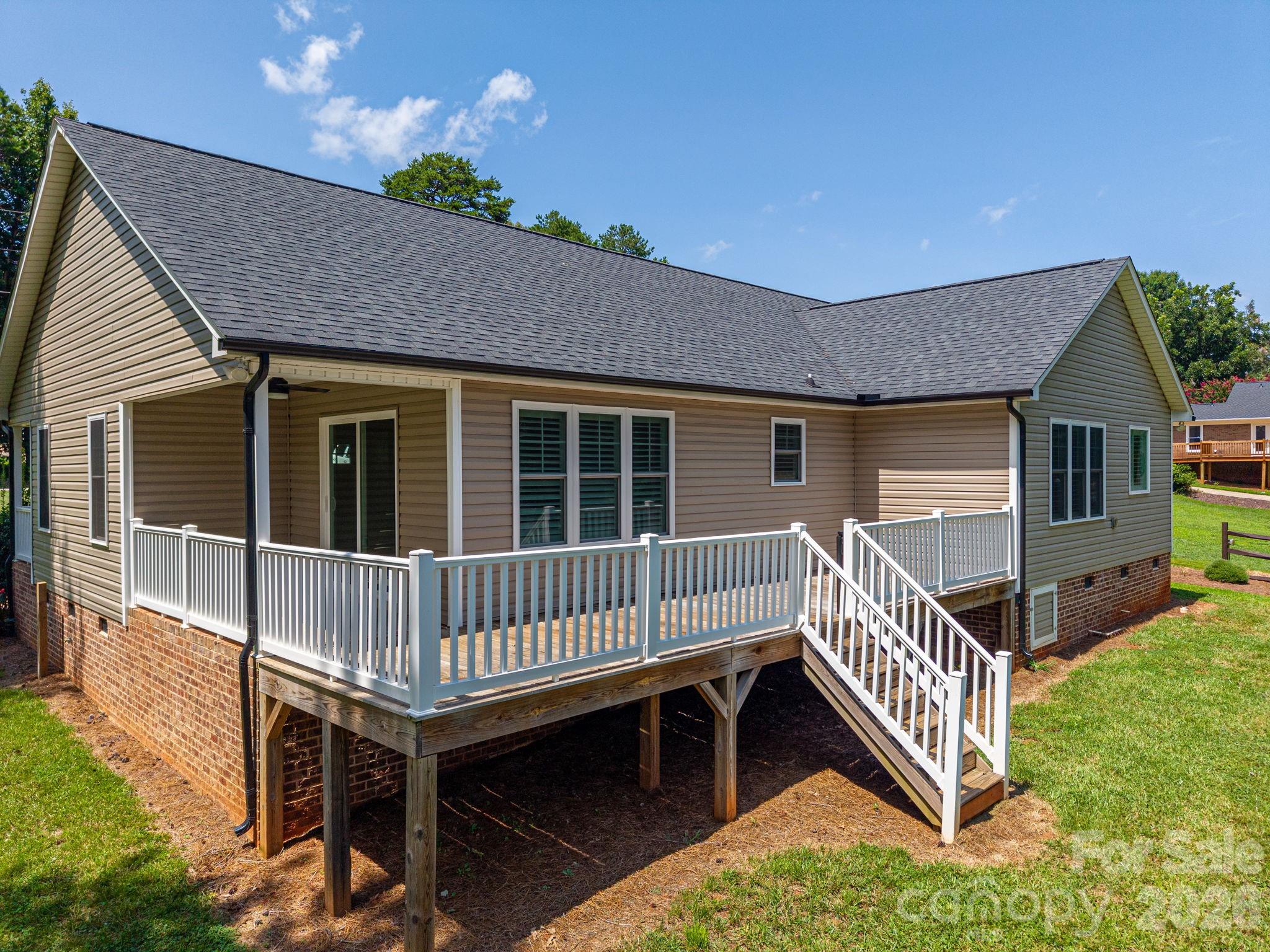 6901 Navajo Trail — Sherrills Ford