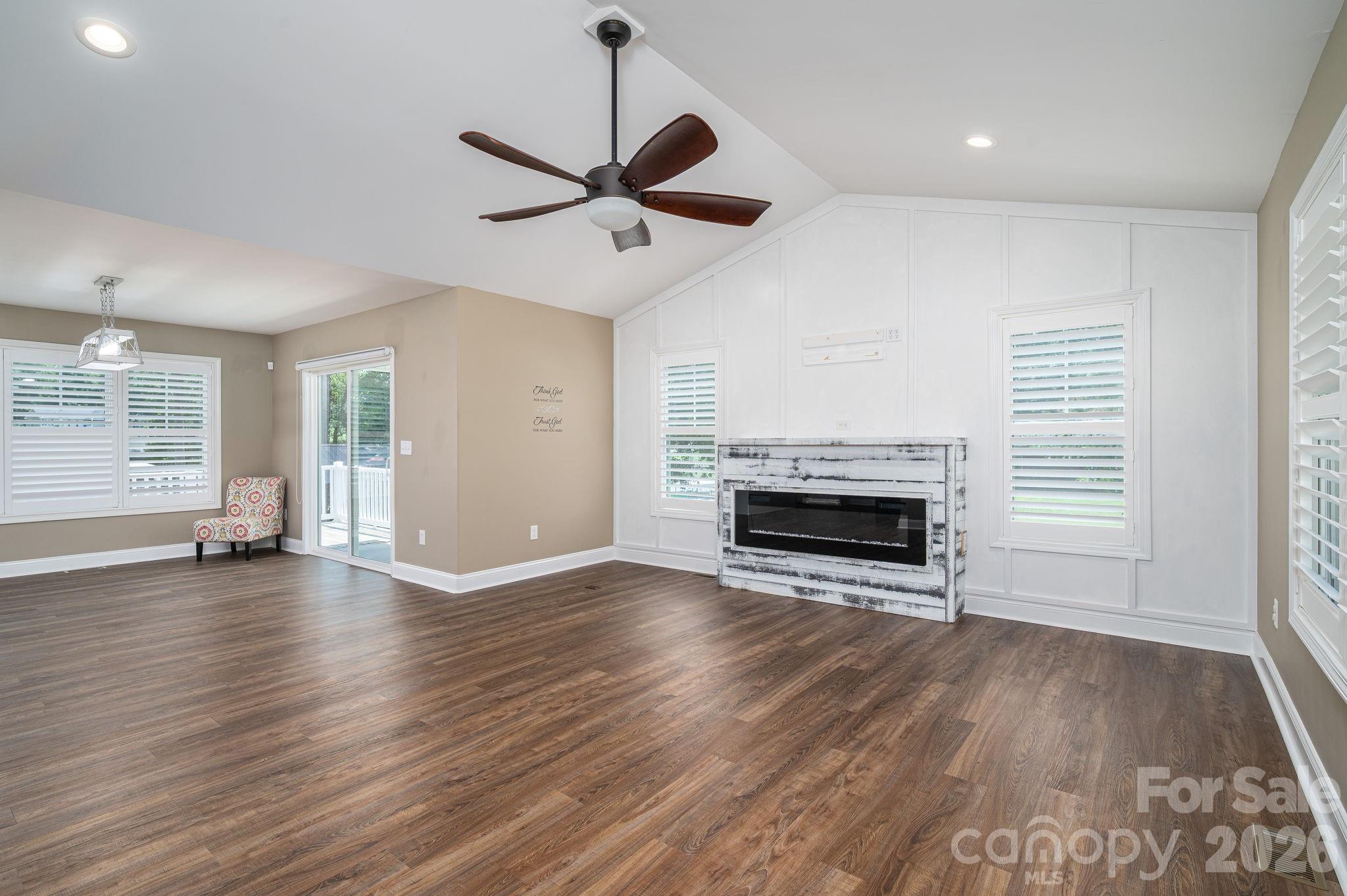 6901 Navajo Trail — Sherrills Ford