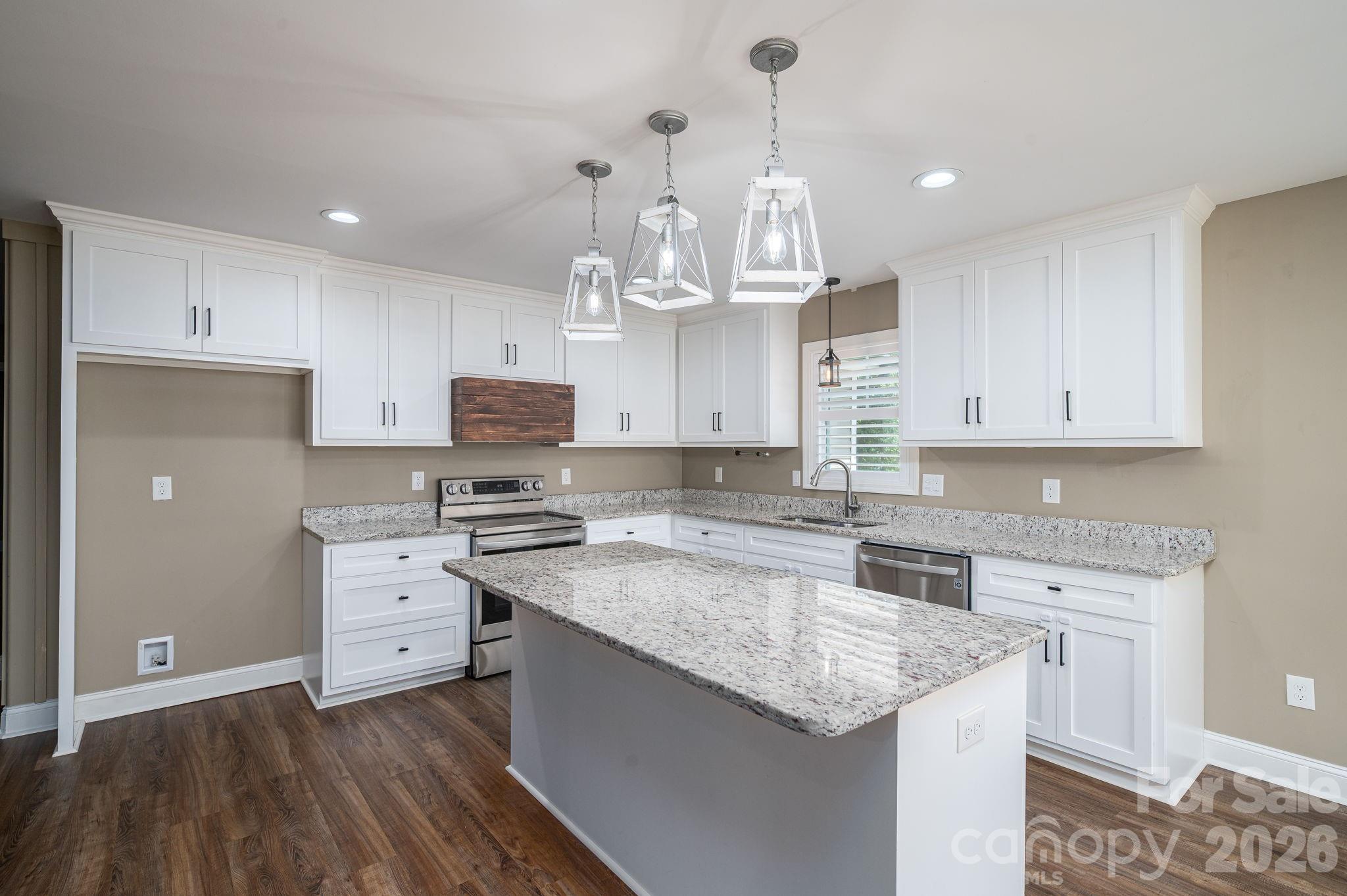 6901 Navajo Trail — Sherrills Ford