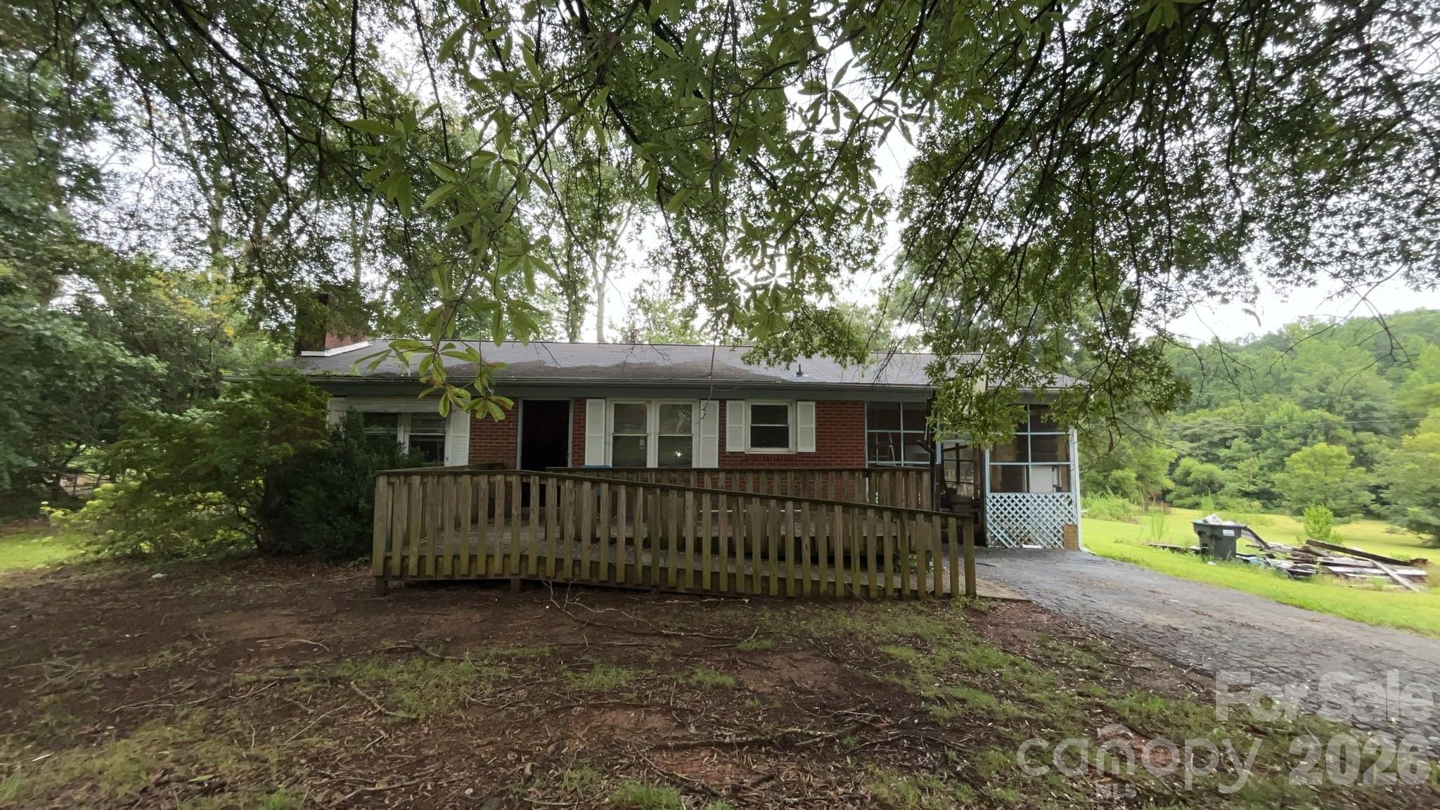 389 Midway Lake Road — Mooresville