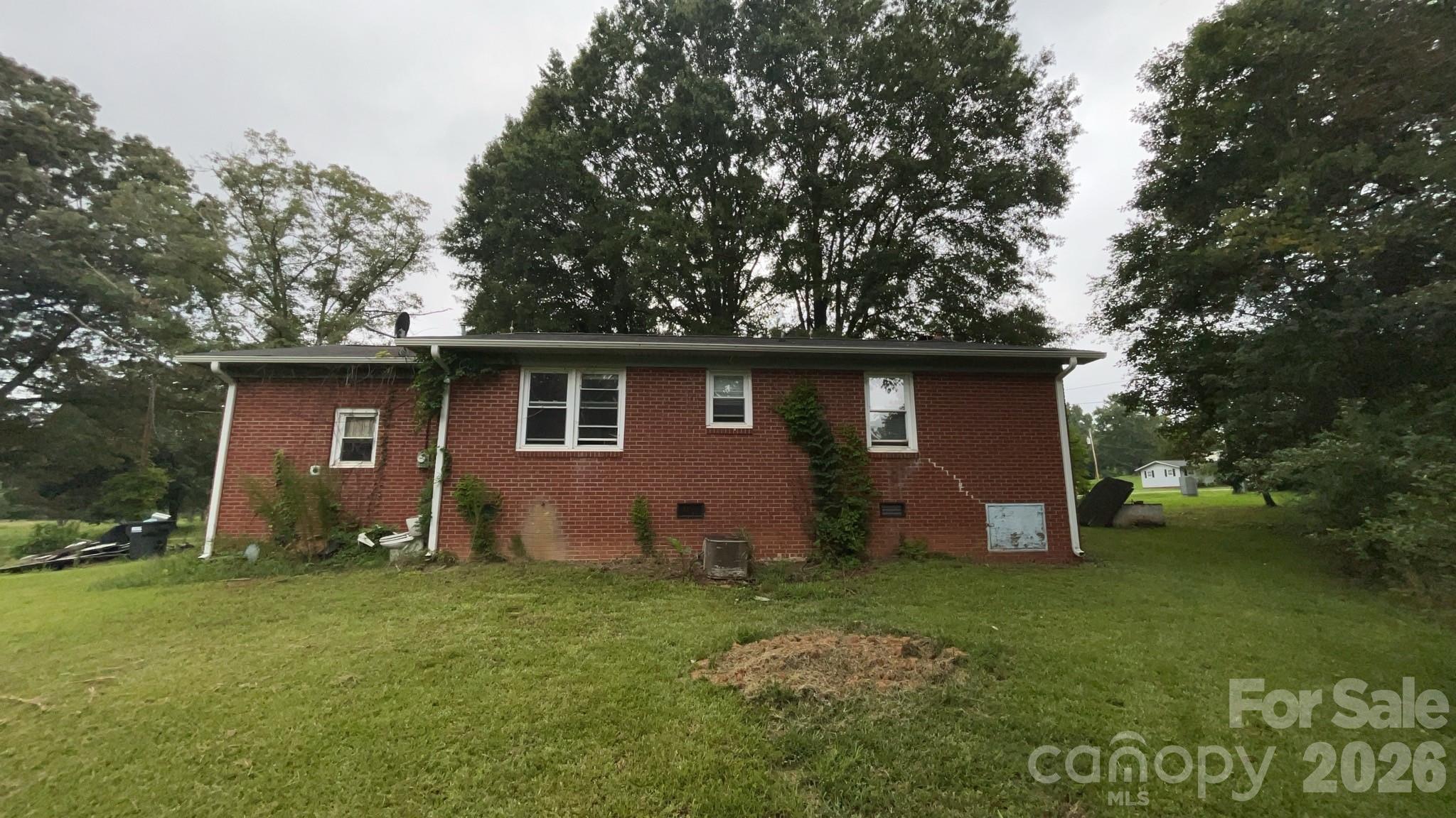 389 Midway Lake Road — Mooresville
