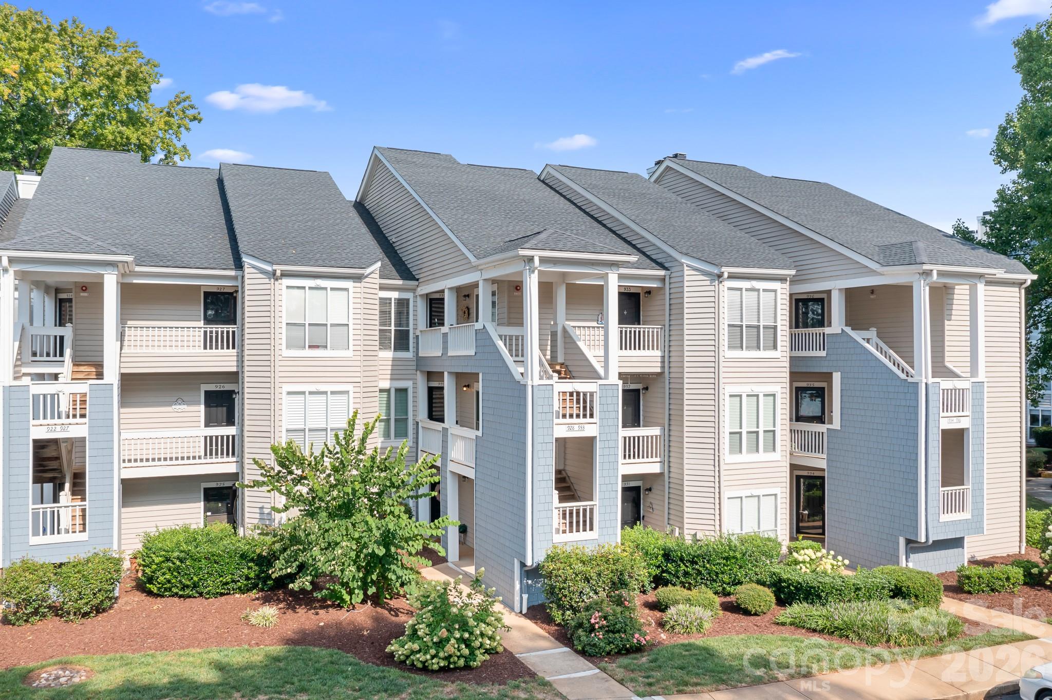 930 Southwest Drive — Davidson