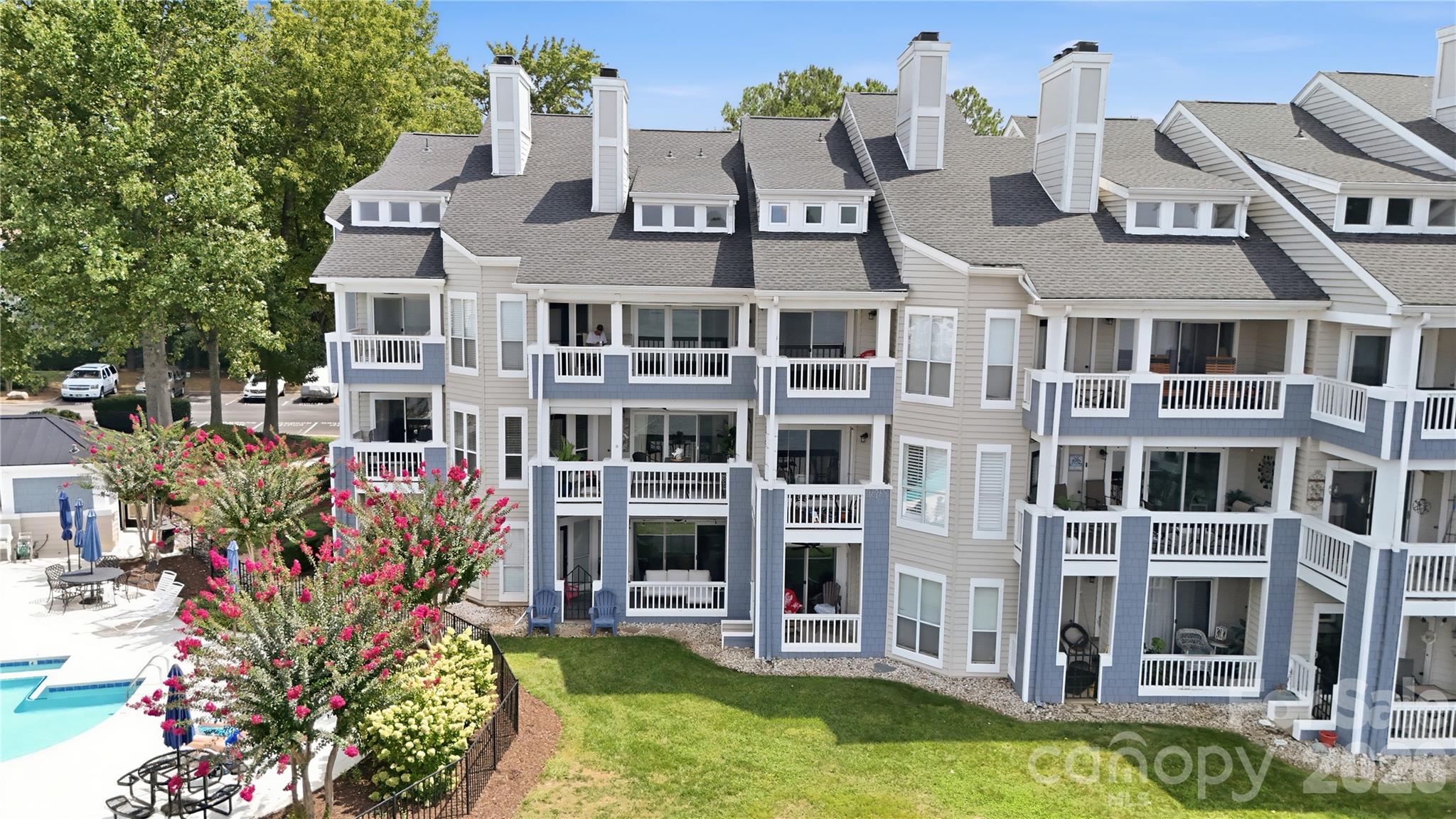 932 Southwest Drive — Davidson