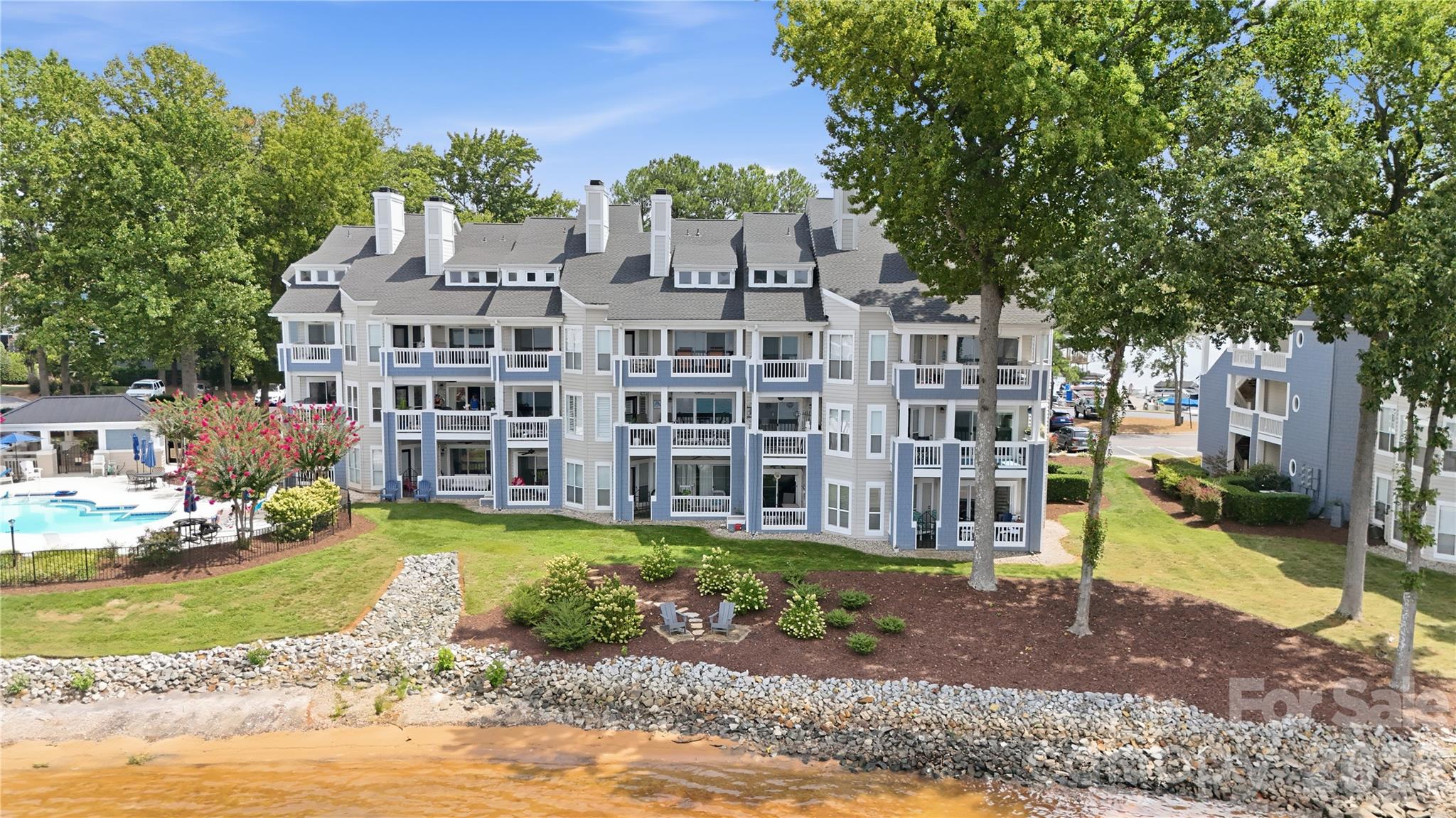 932 Southwest Drive — Davidson