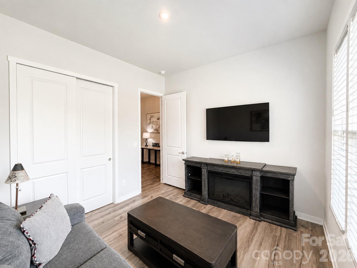 5208 Glenwalk Drive — Charlotte