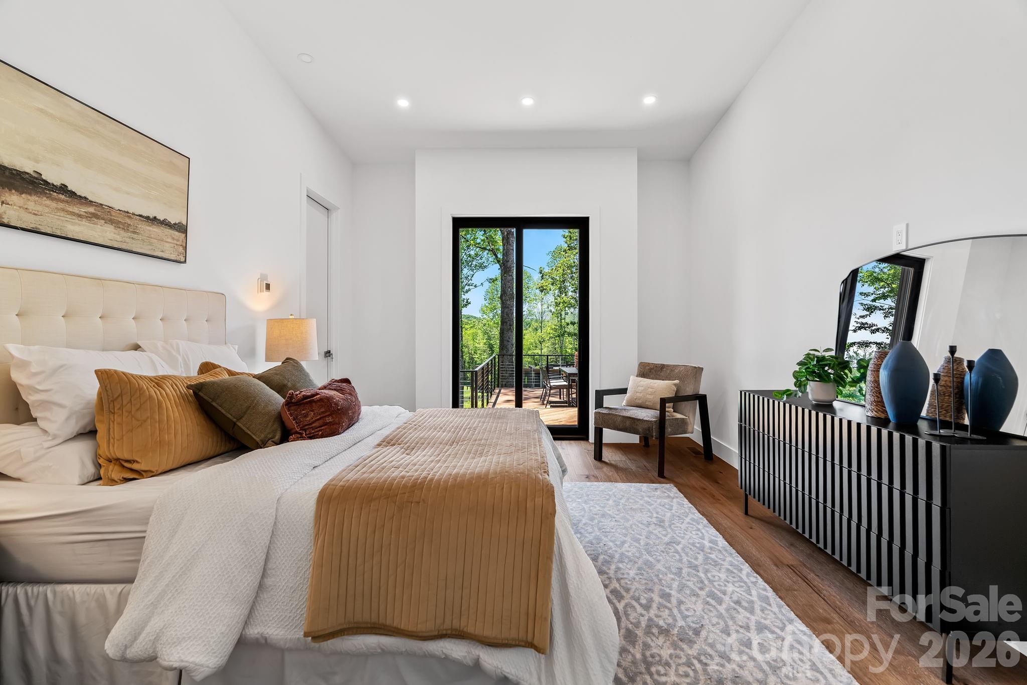 87 Verbania Road — Mills River