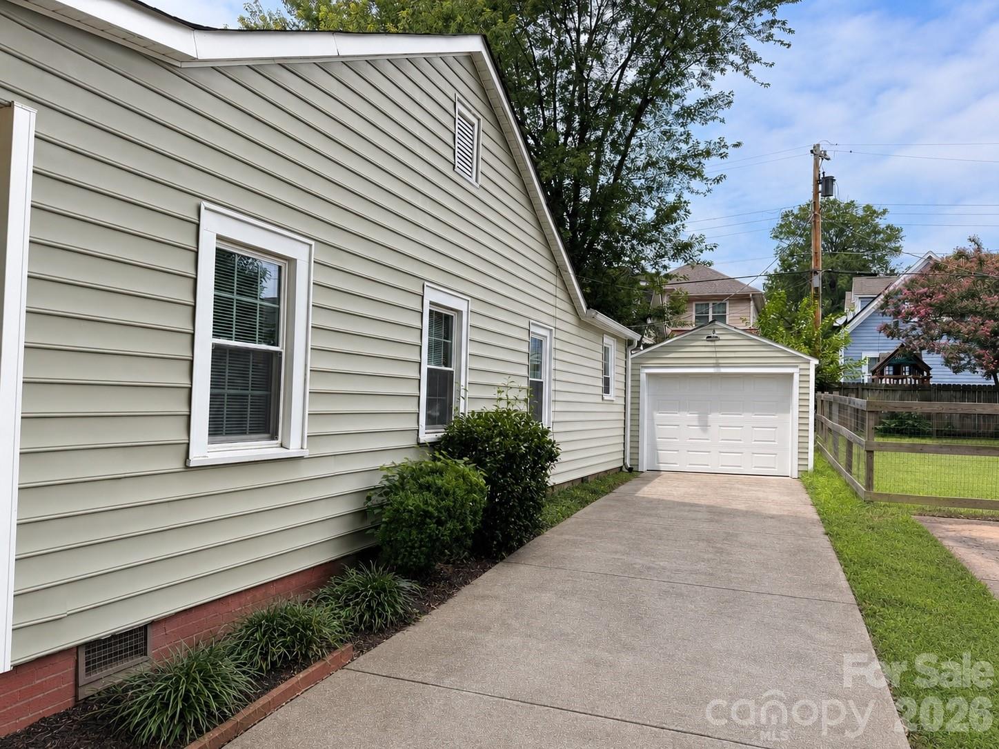 3407 Benard Avenue — Charlotte