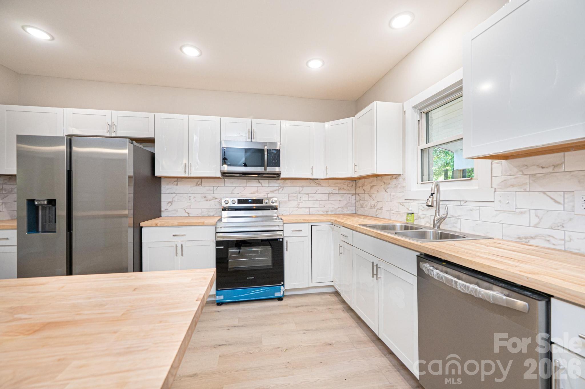 60 5th Street SE — Hickory