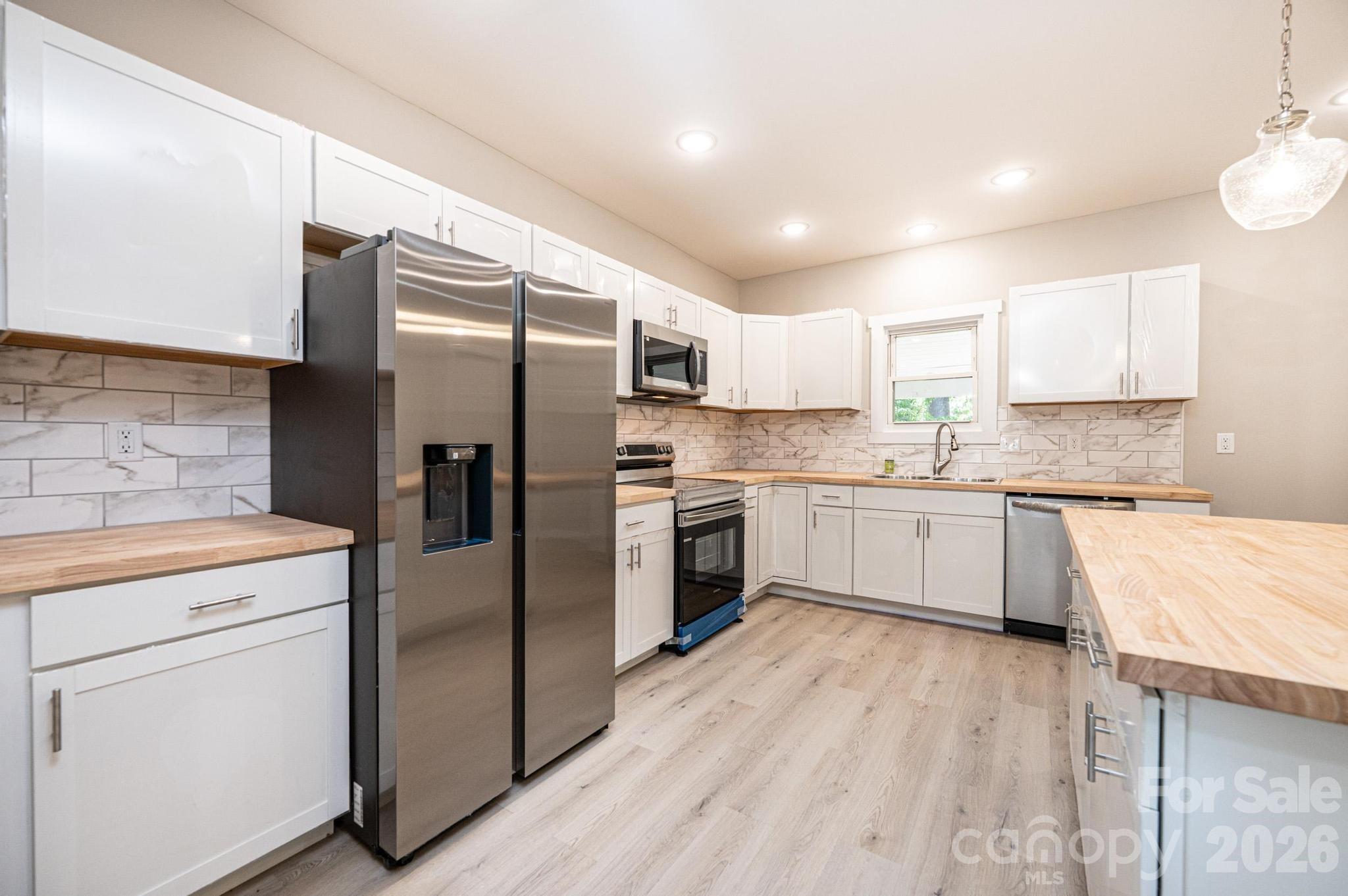 60 5th Street SE — Hickory