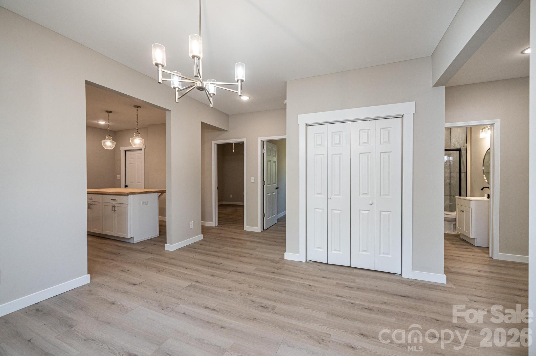 60 5th Street SE — Hickory