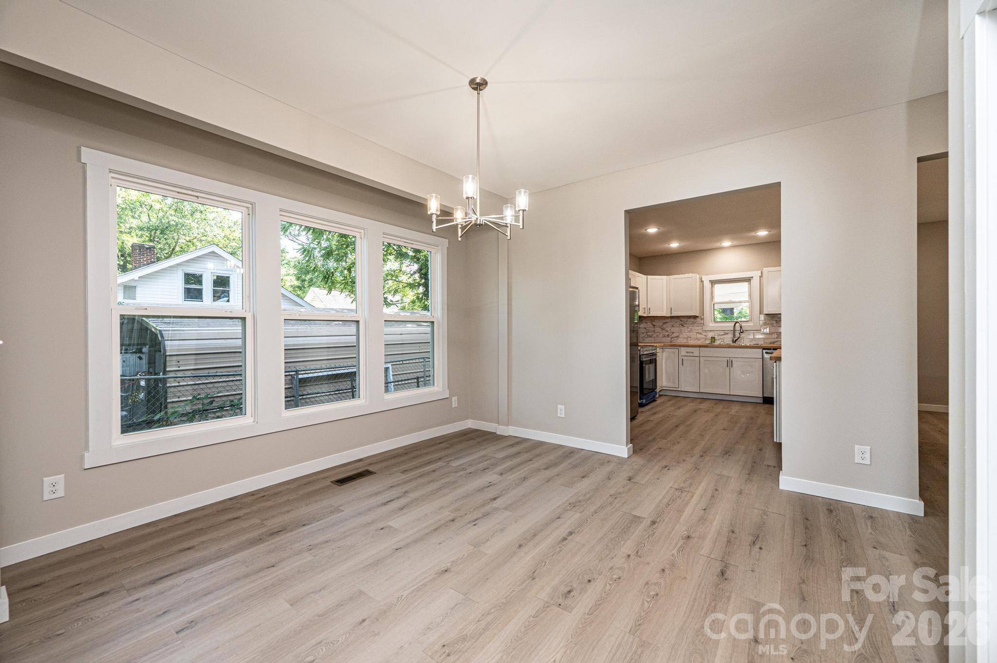 60 5th Street SE — Hickory
