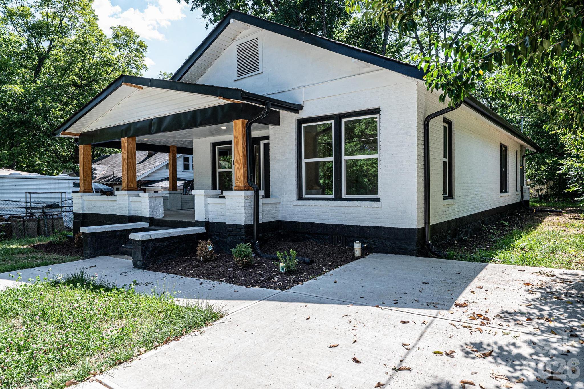 60 5th Street SE — Hickory