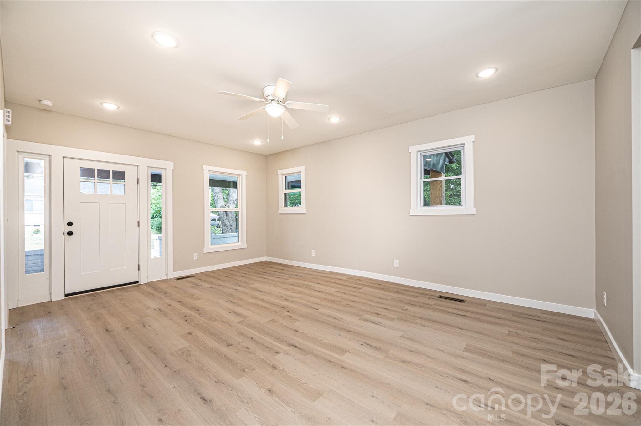 60 5th Street SE — Hickory