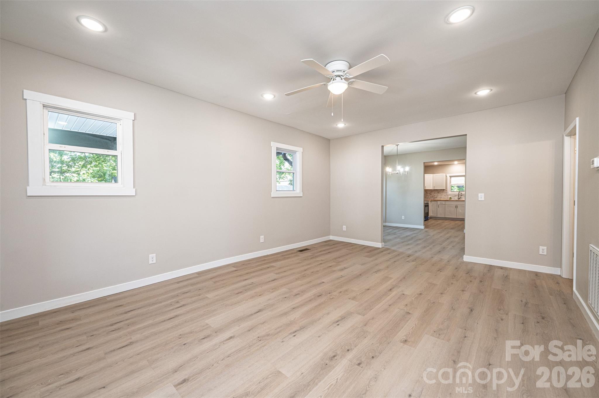 60 5th Street SE — Hickory