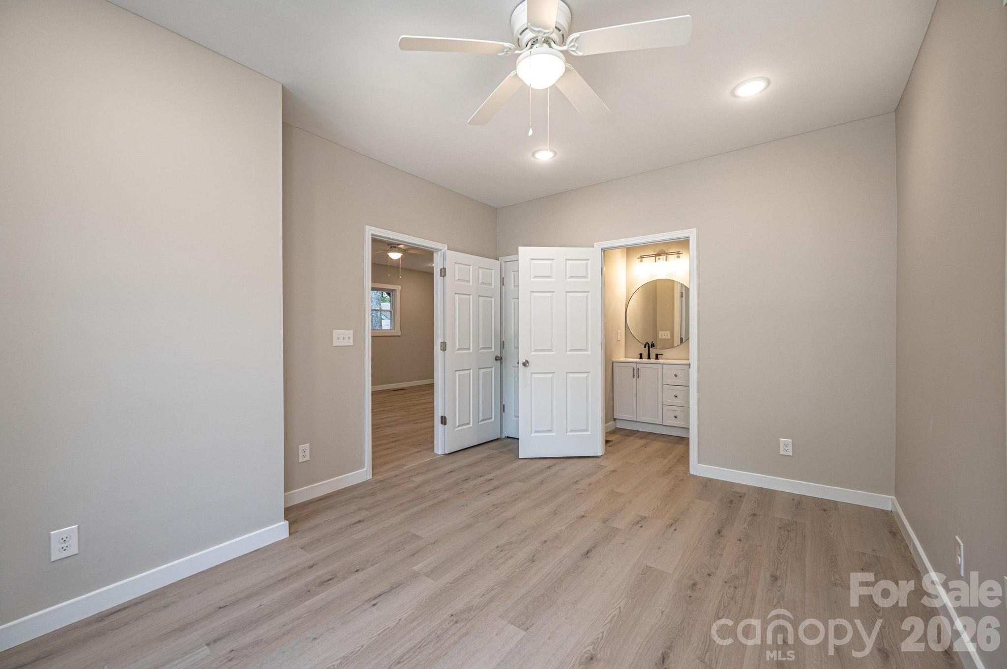 60 5th Street SE — Hickory