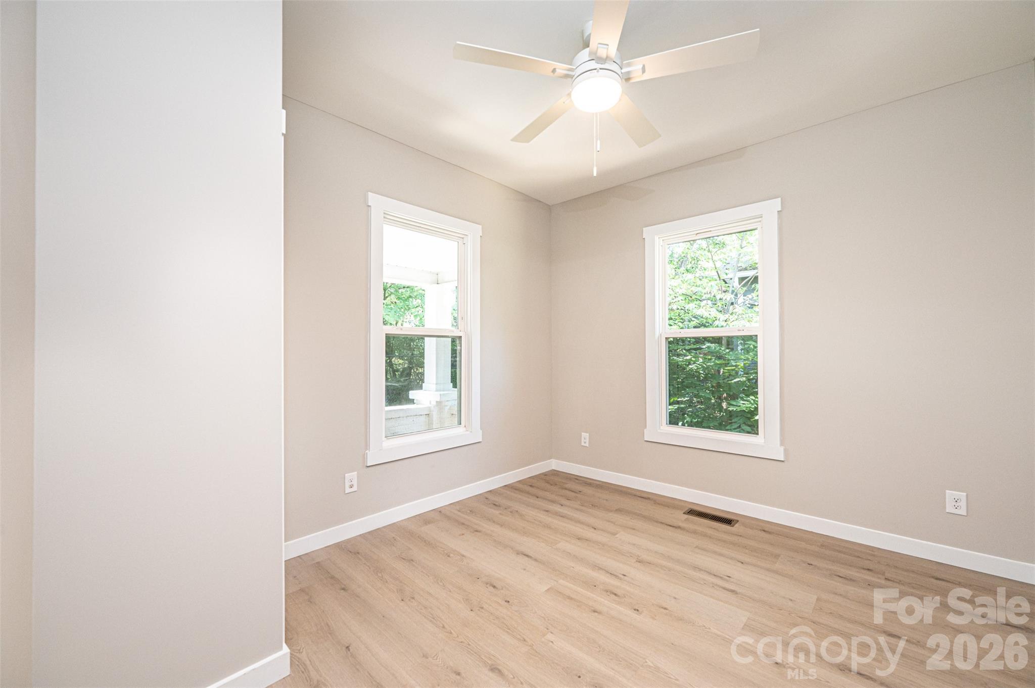 60 5th Street SE — Hickory