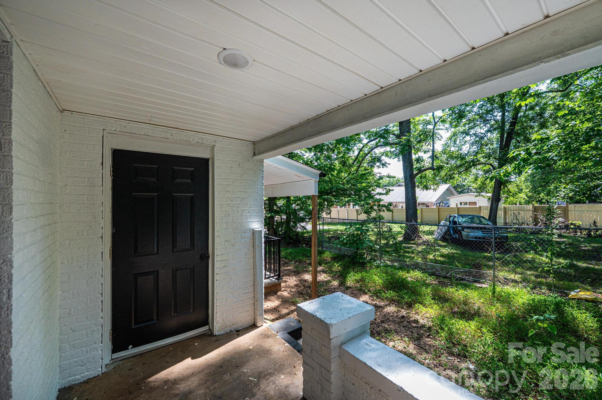 60 5th Street SE — Hickory