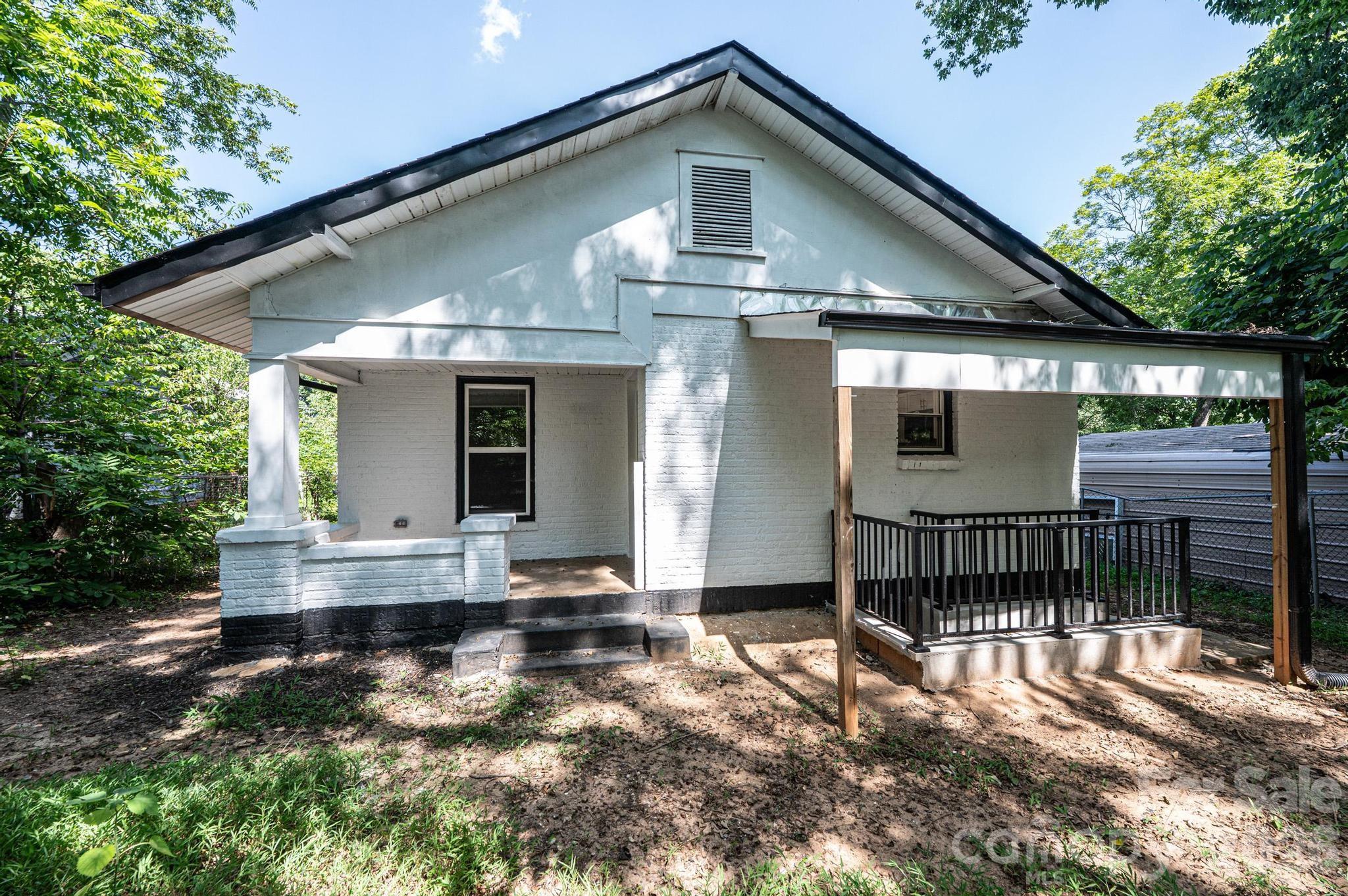 60 5th Street SE — Hickory