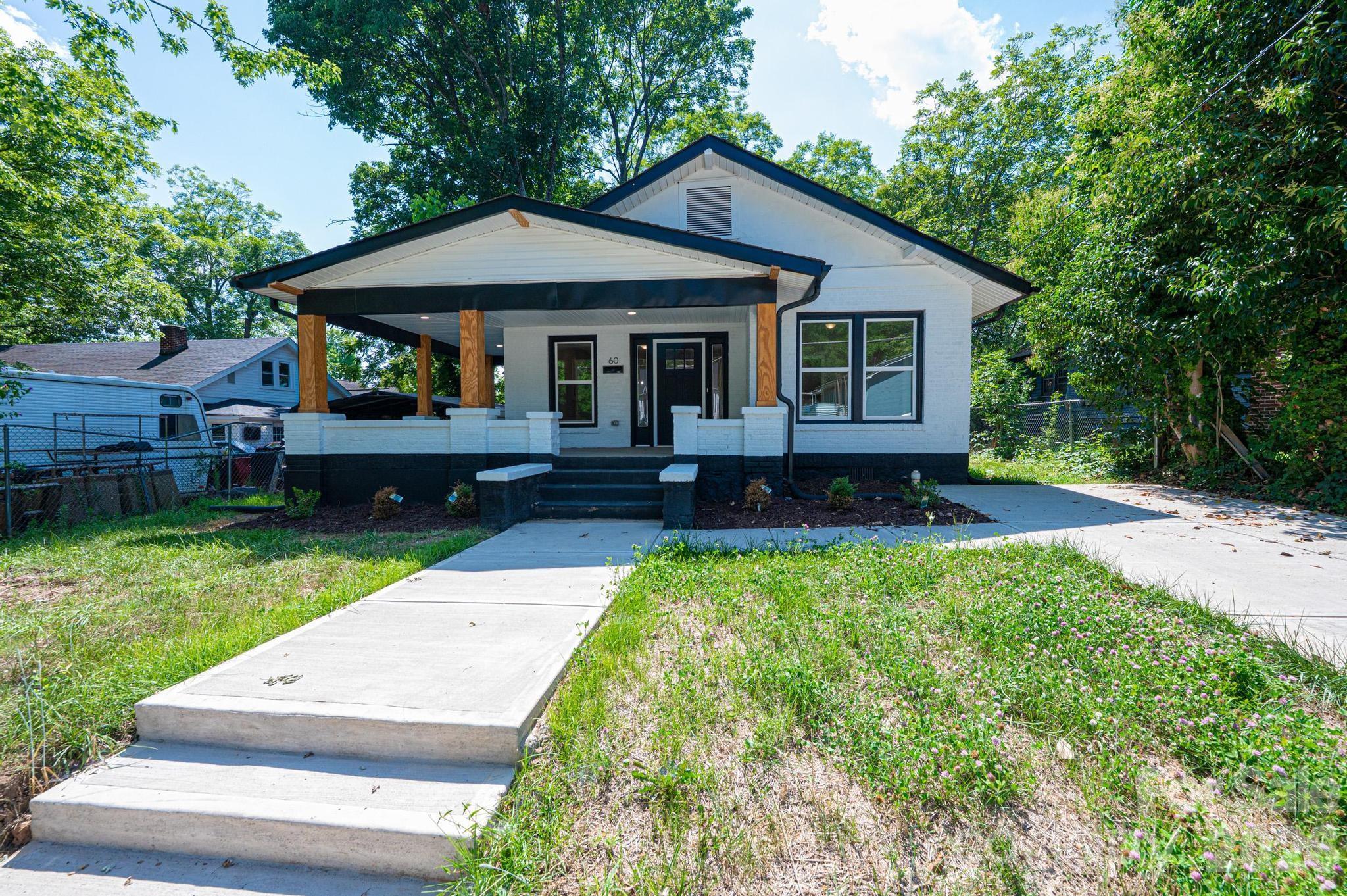 60 5th Street SE — Hickory