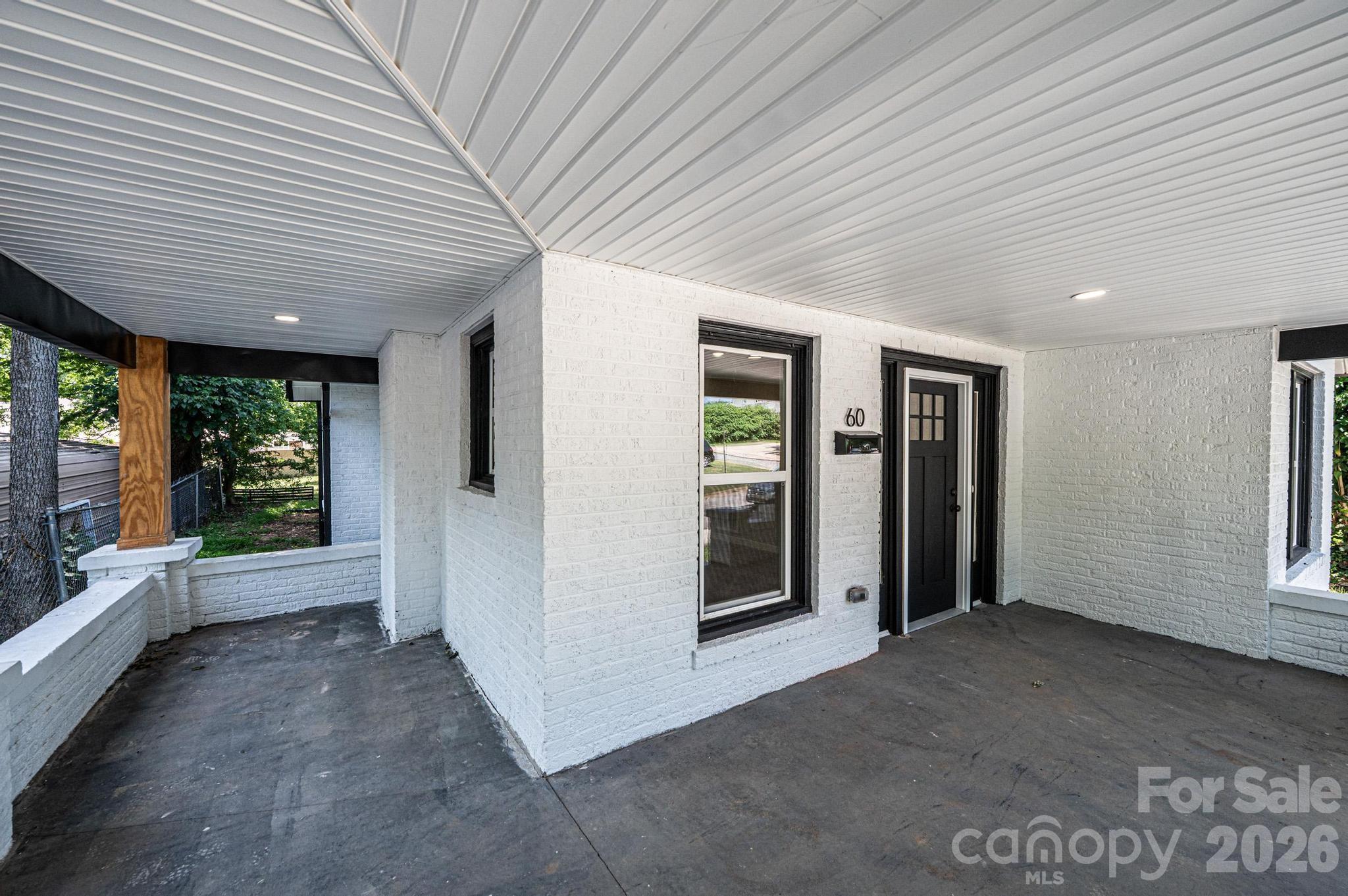 60 5th Street SE — Hickory
