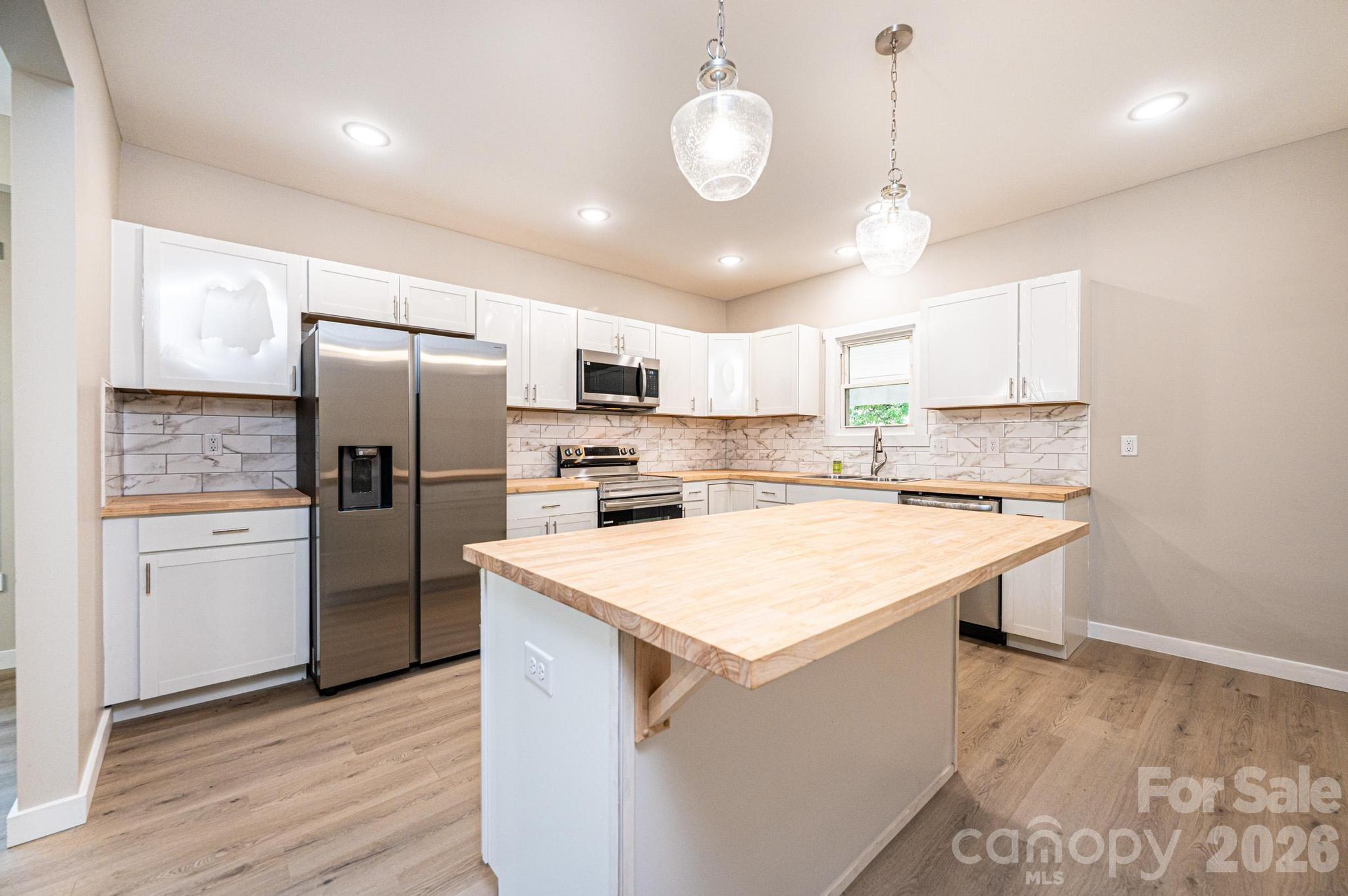 60 5th Street SE — Hickory