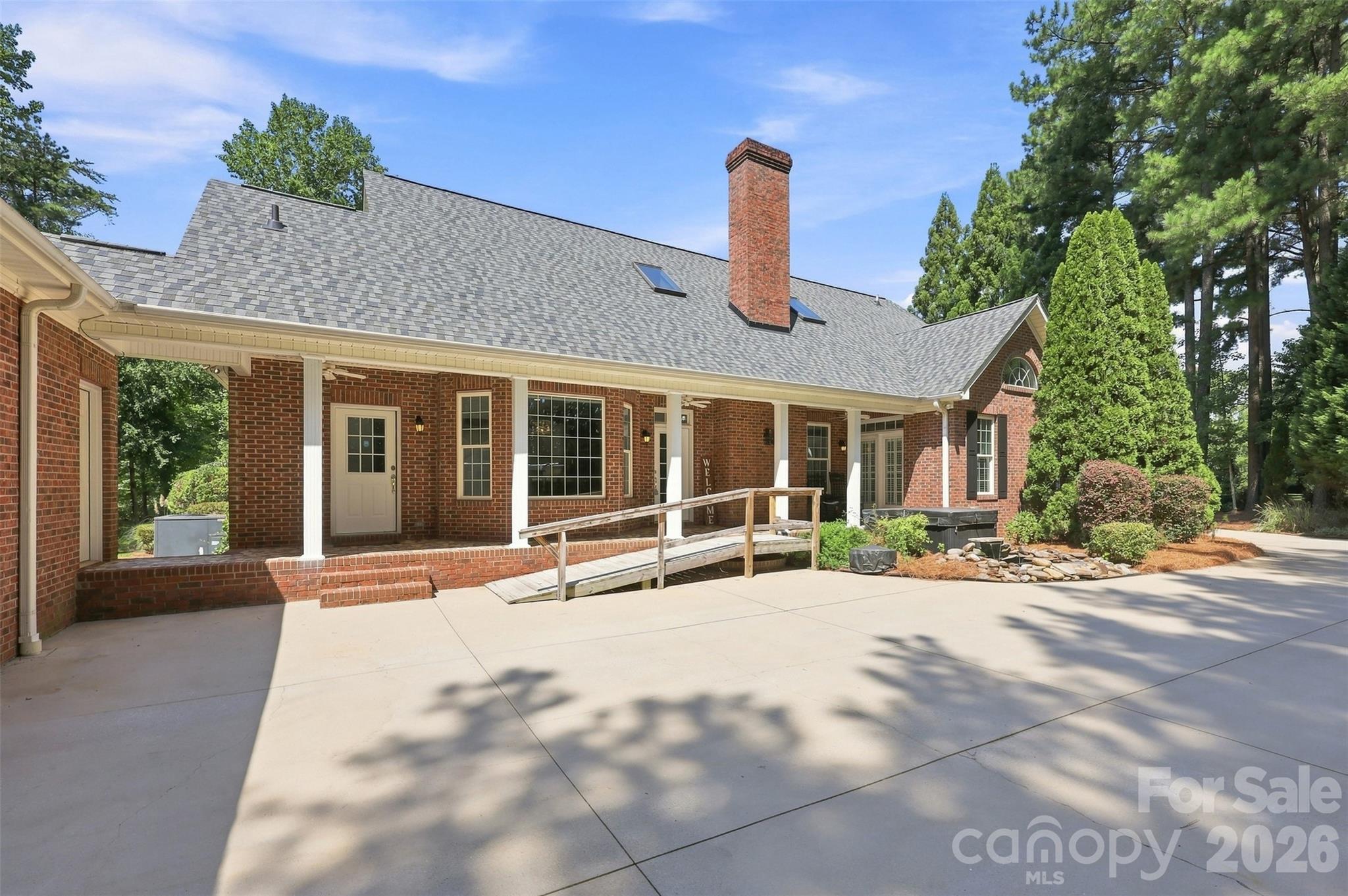 2290 Northview Harbour Drive — Sherrills Ford