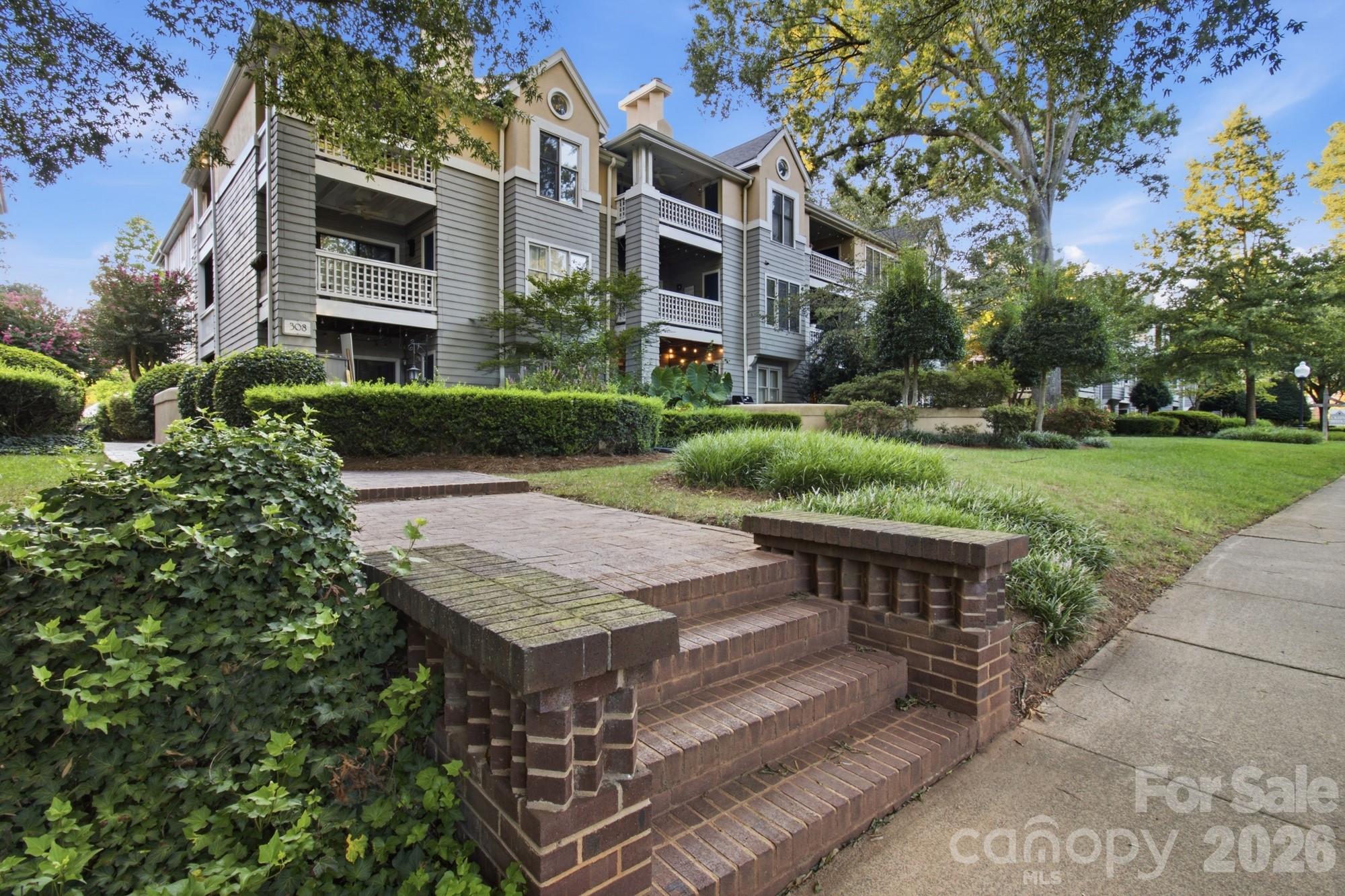 308 Queens Road #32 — Charlotte