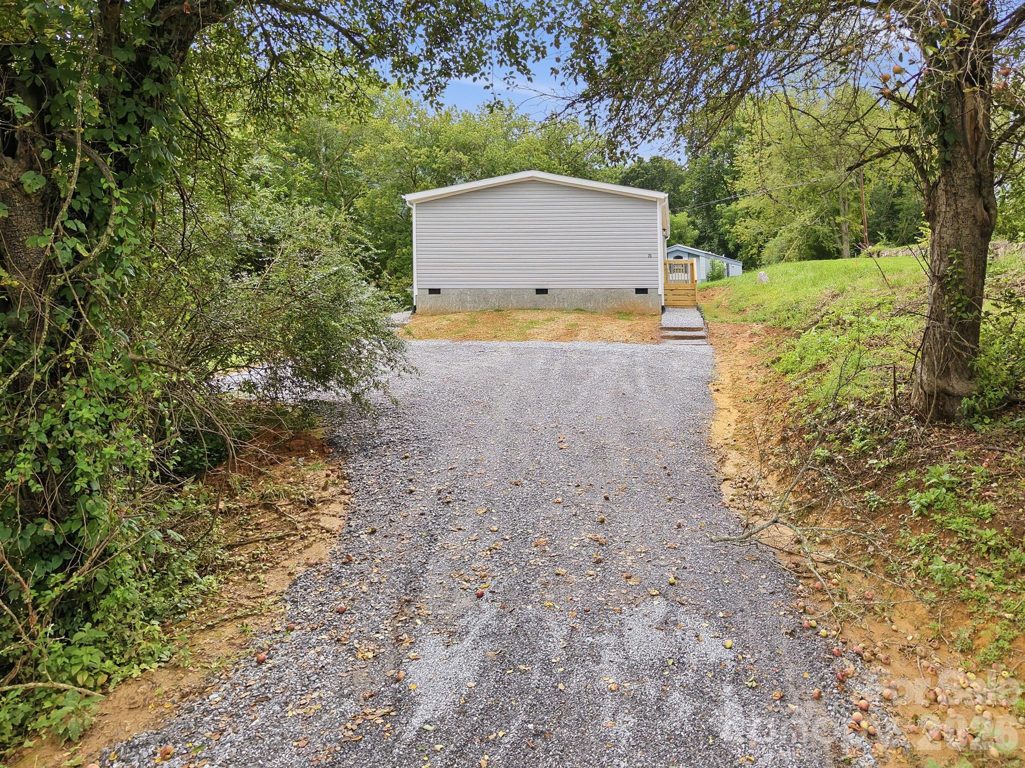 25 Caldwell Road — Waynesville