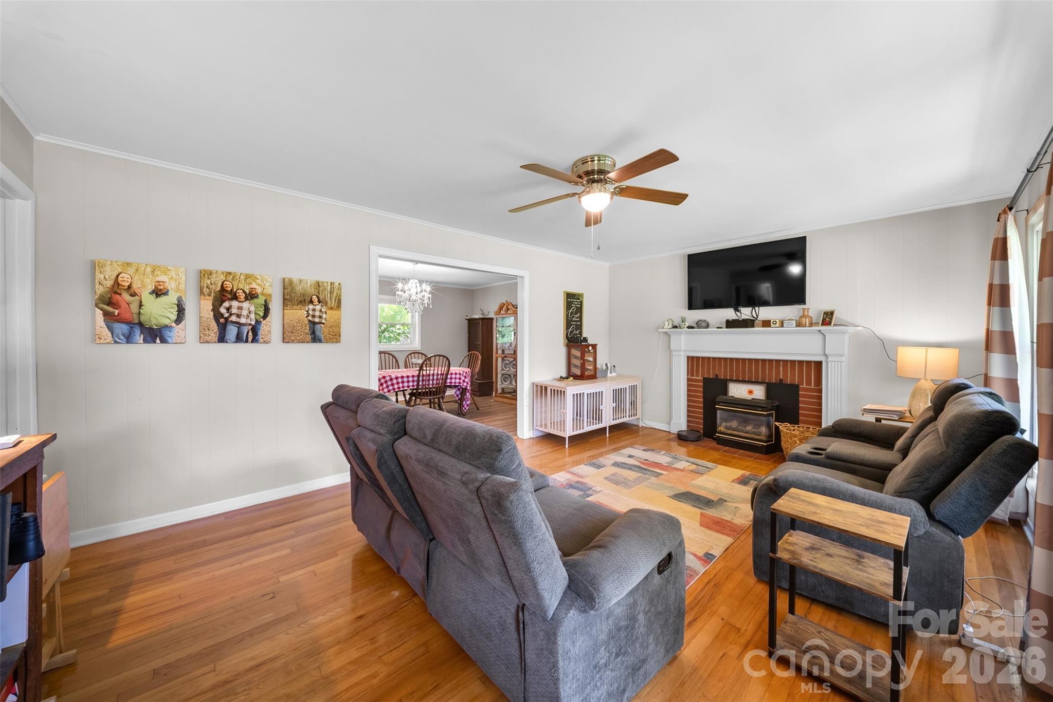 37631 Saw Mill Road — New London