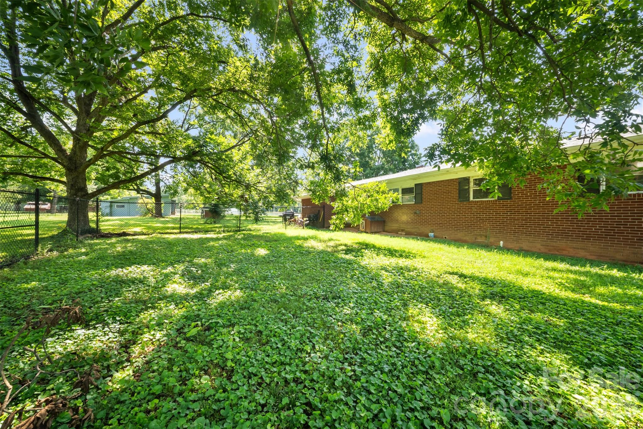37631 Saw Mill Road — New London
