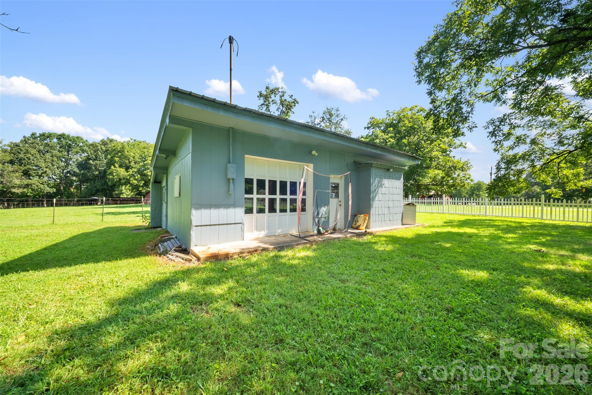 37631 Saw Mill Road — New London