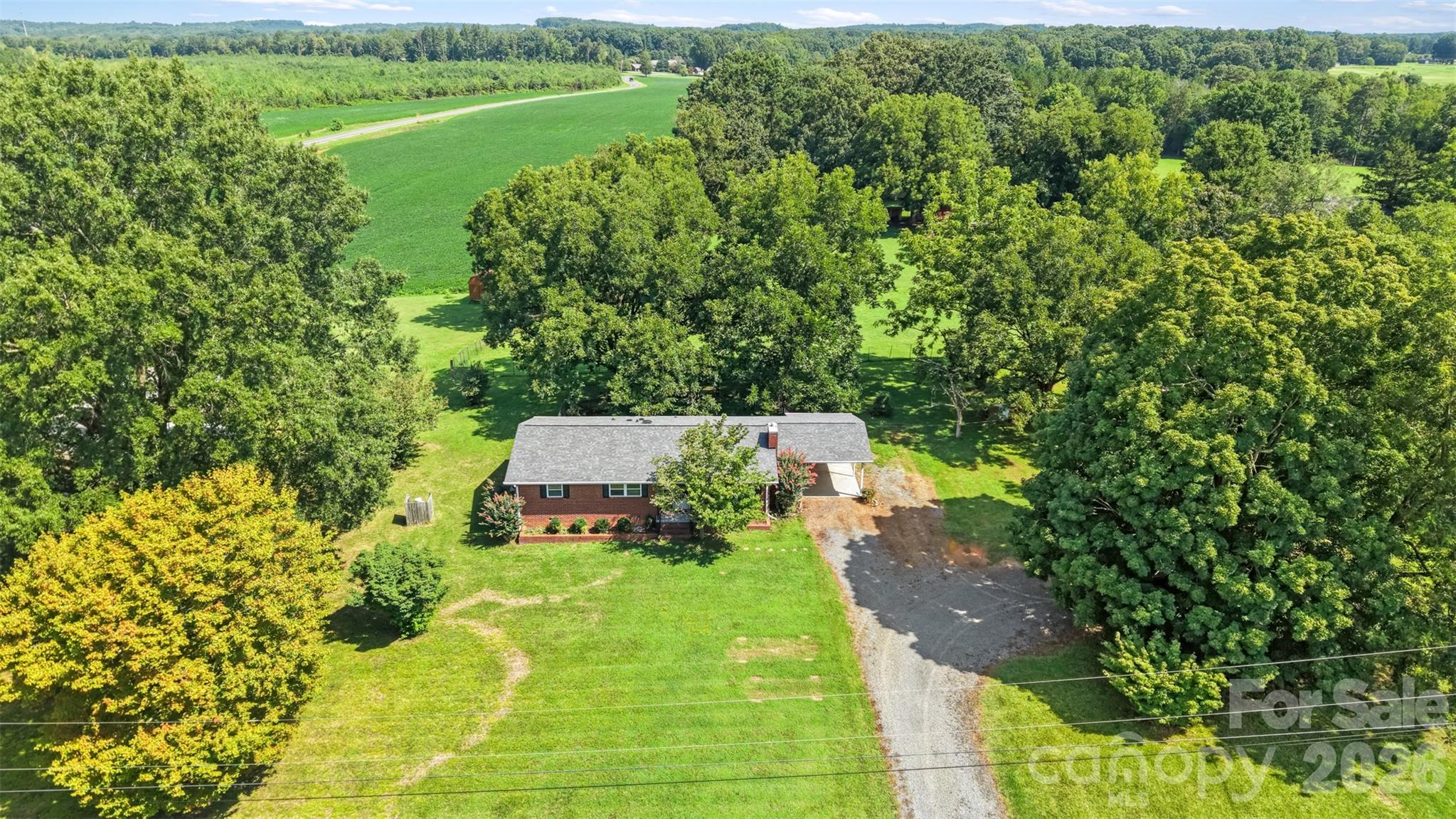 37631 Saw Mill Road — New London