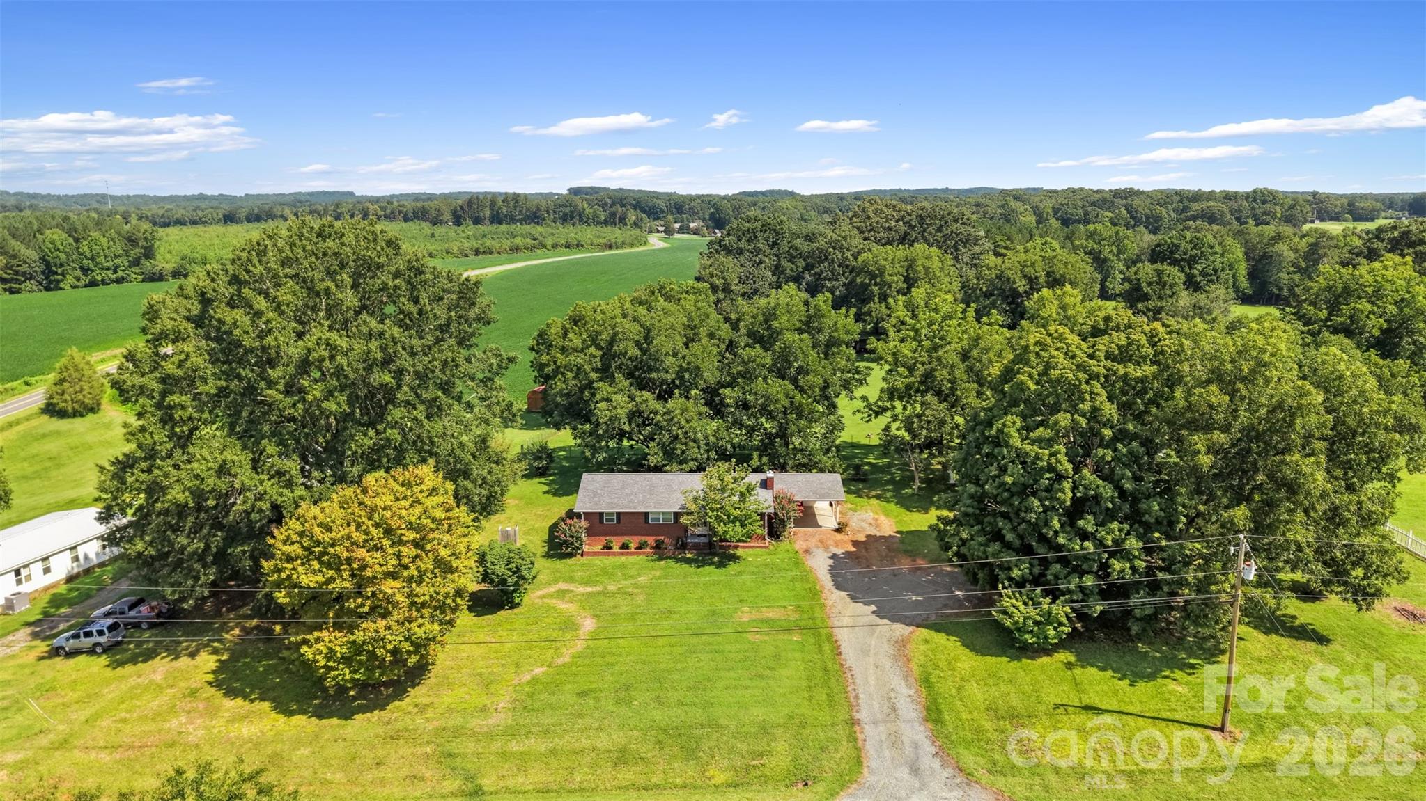 37631 Saw Mill Road — New London