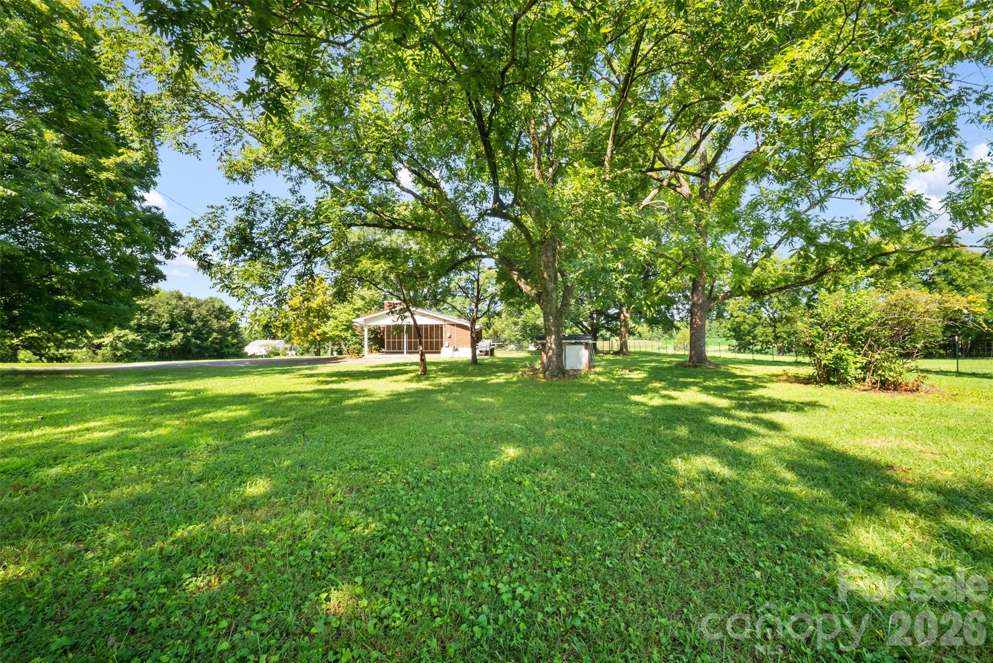37631 Saw Mill Road — New London