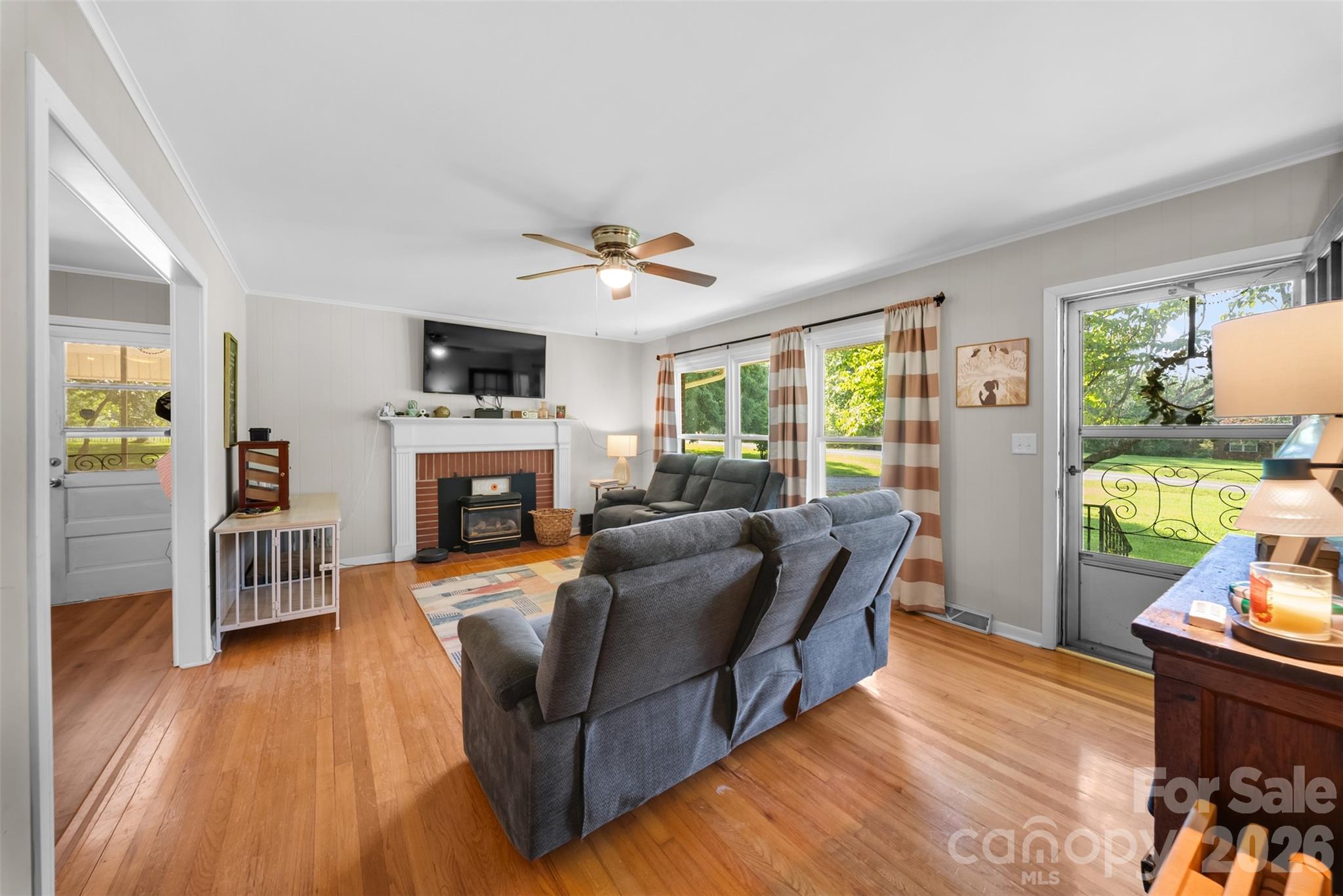 37631 Saw Mill Road — New London