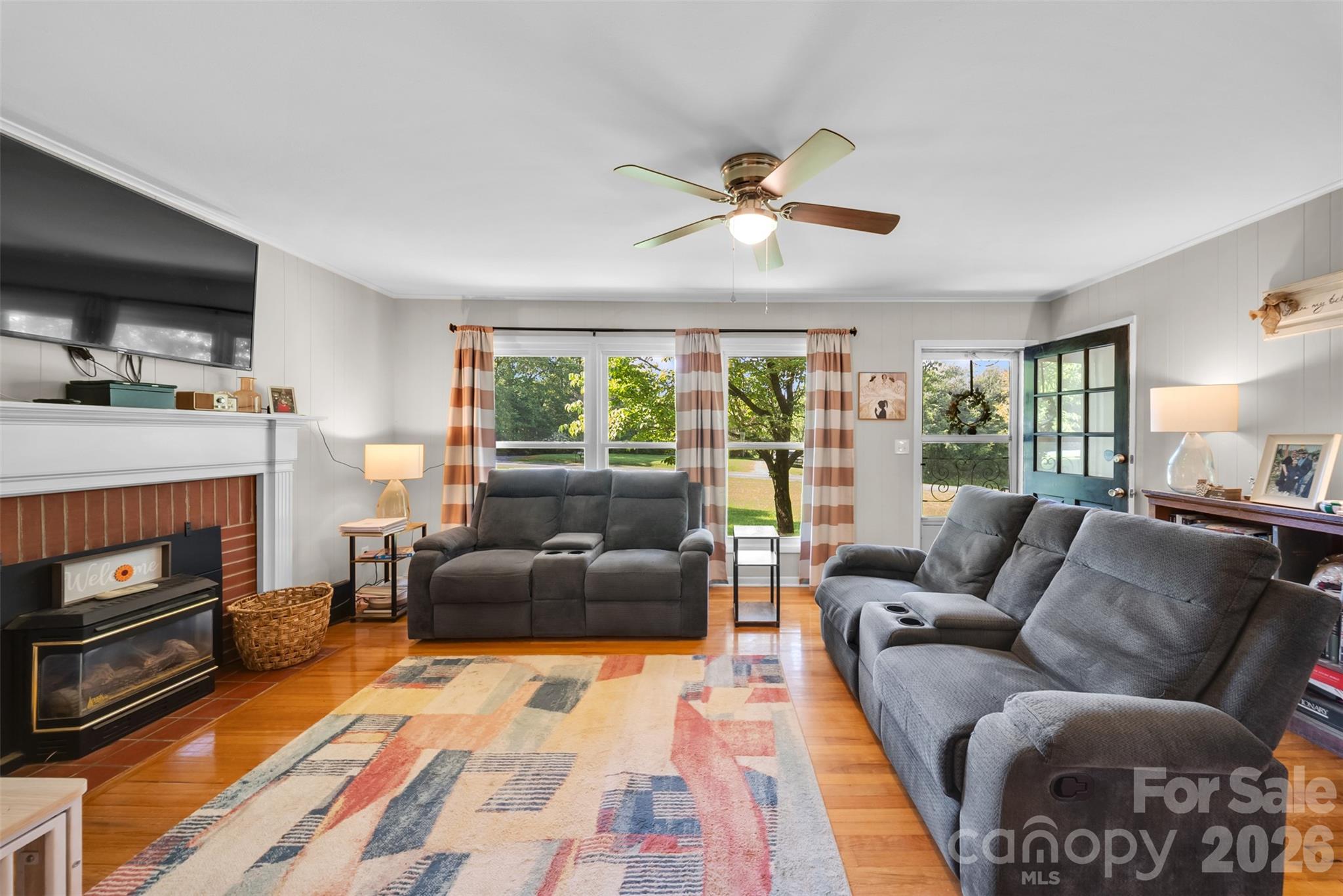 37631 Saw Mill Road — New London